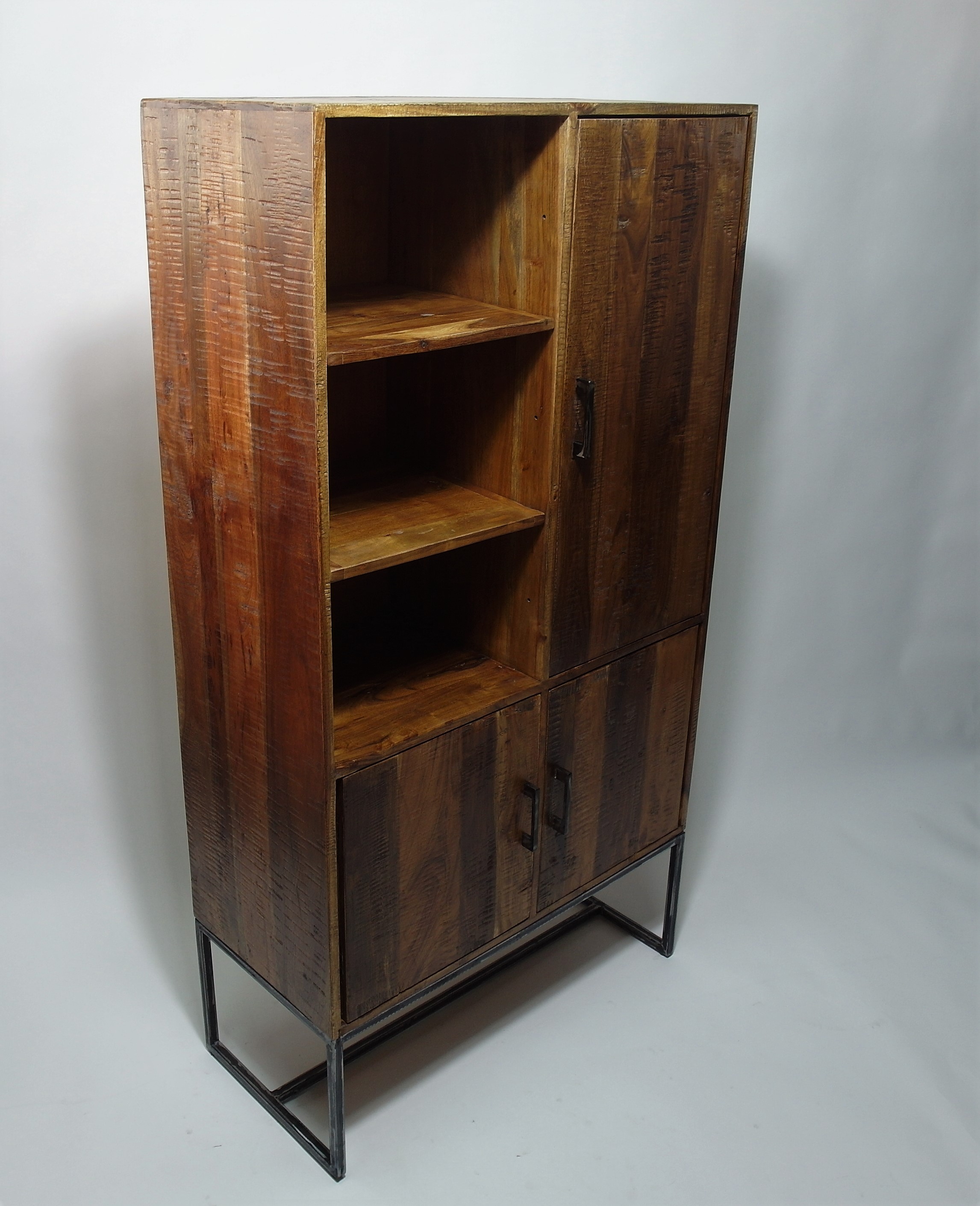 SHELVING UNIT