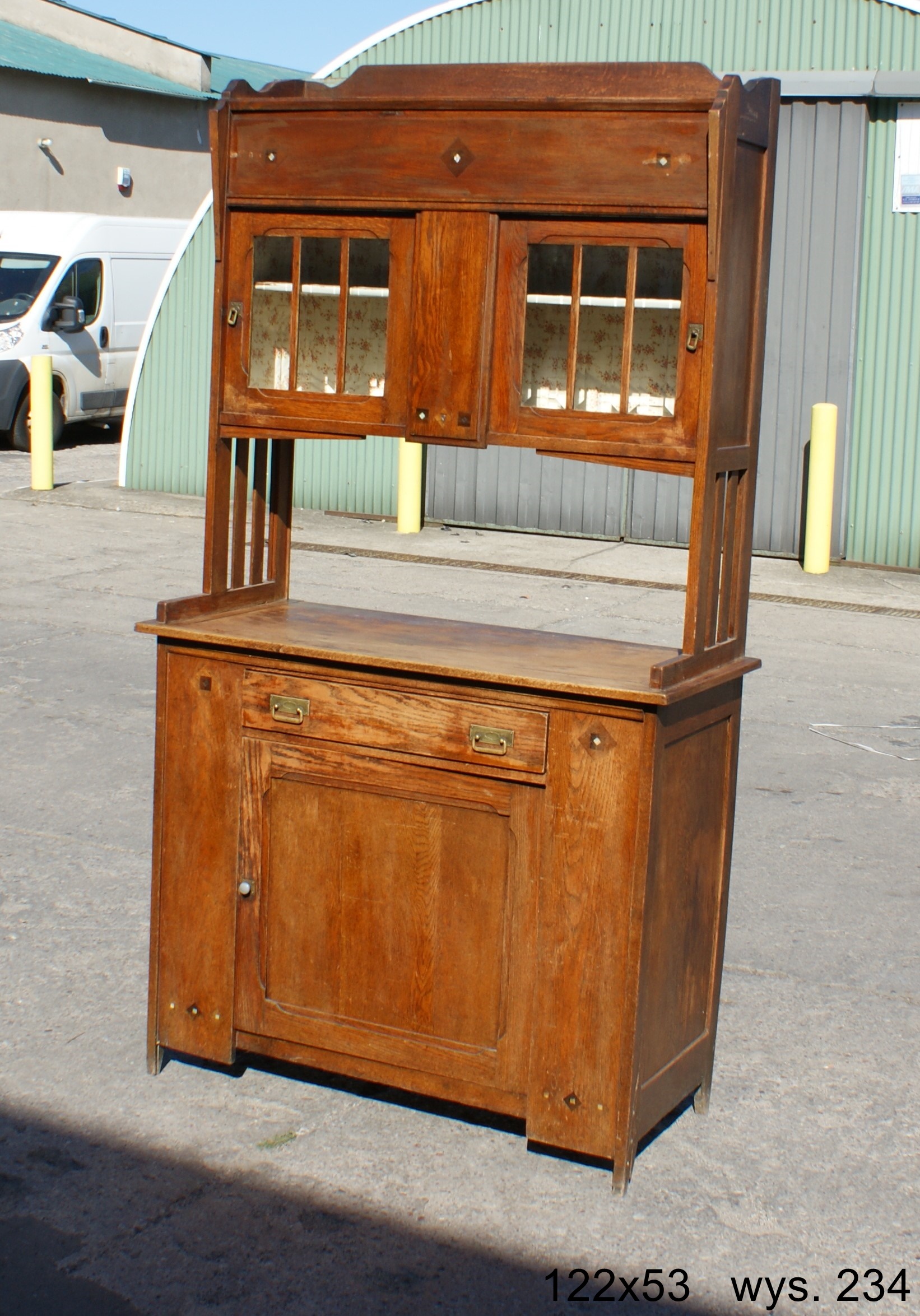 SIDEBOARD