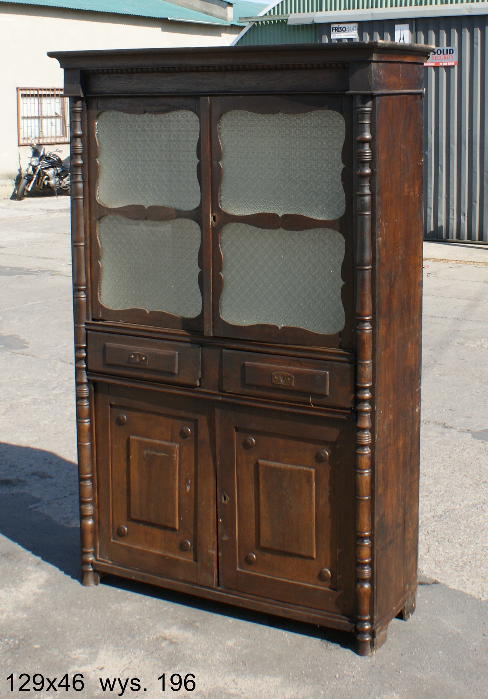 SIDEBOARD