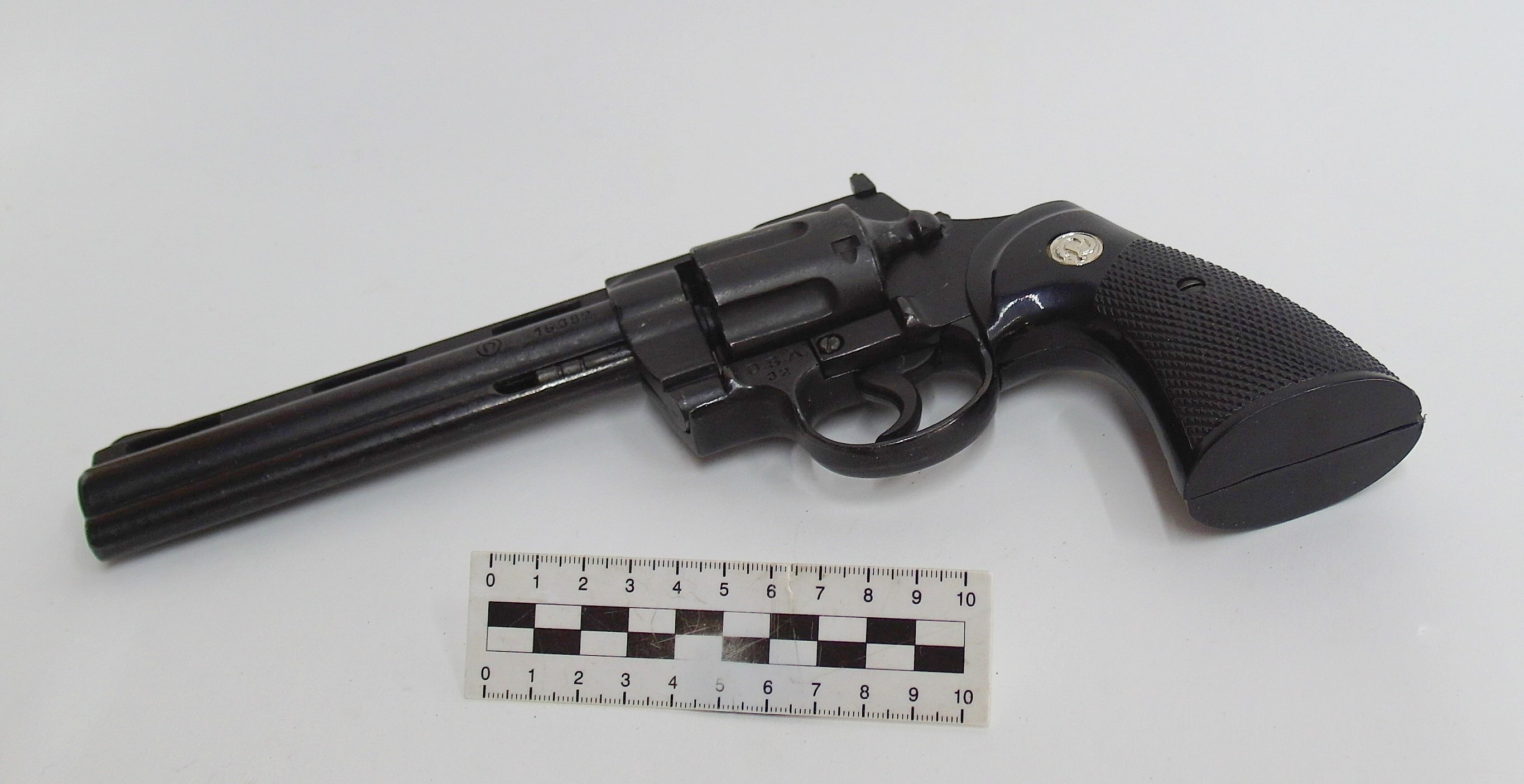 REVOLVER COLT PISTOL