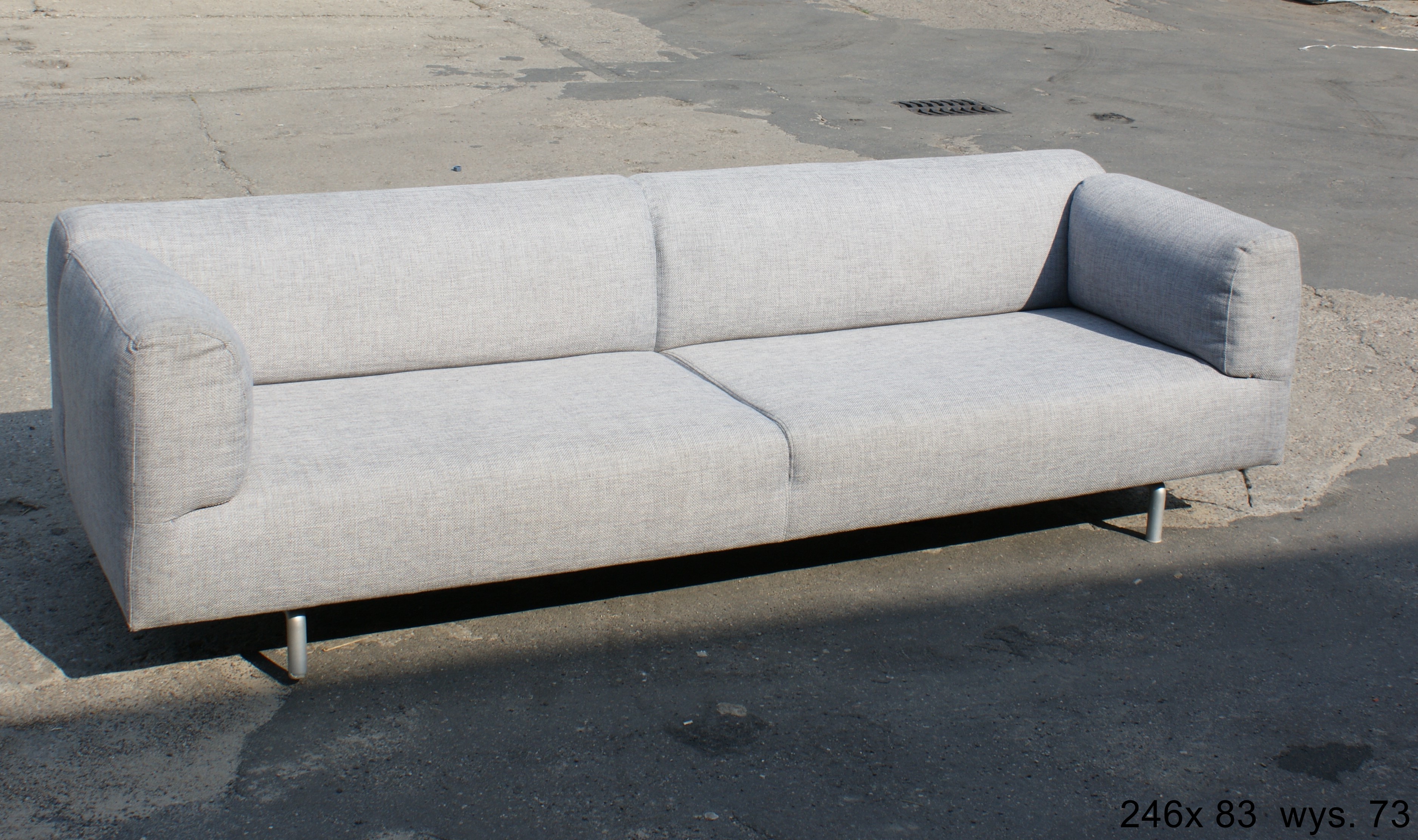 KANAPA SOFA