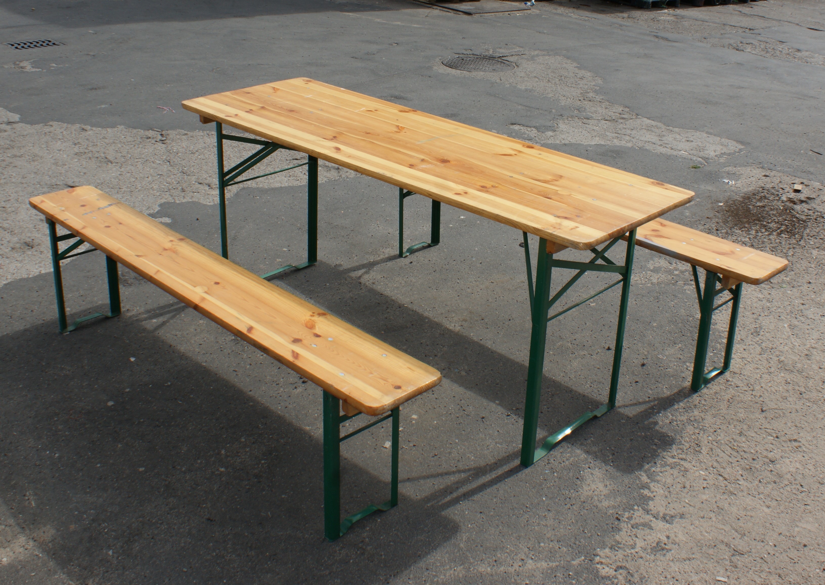 CATERING TABLE WITH BENCHES