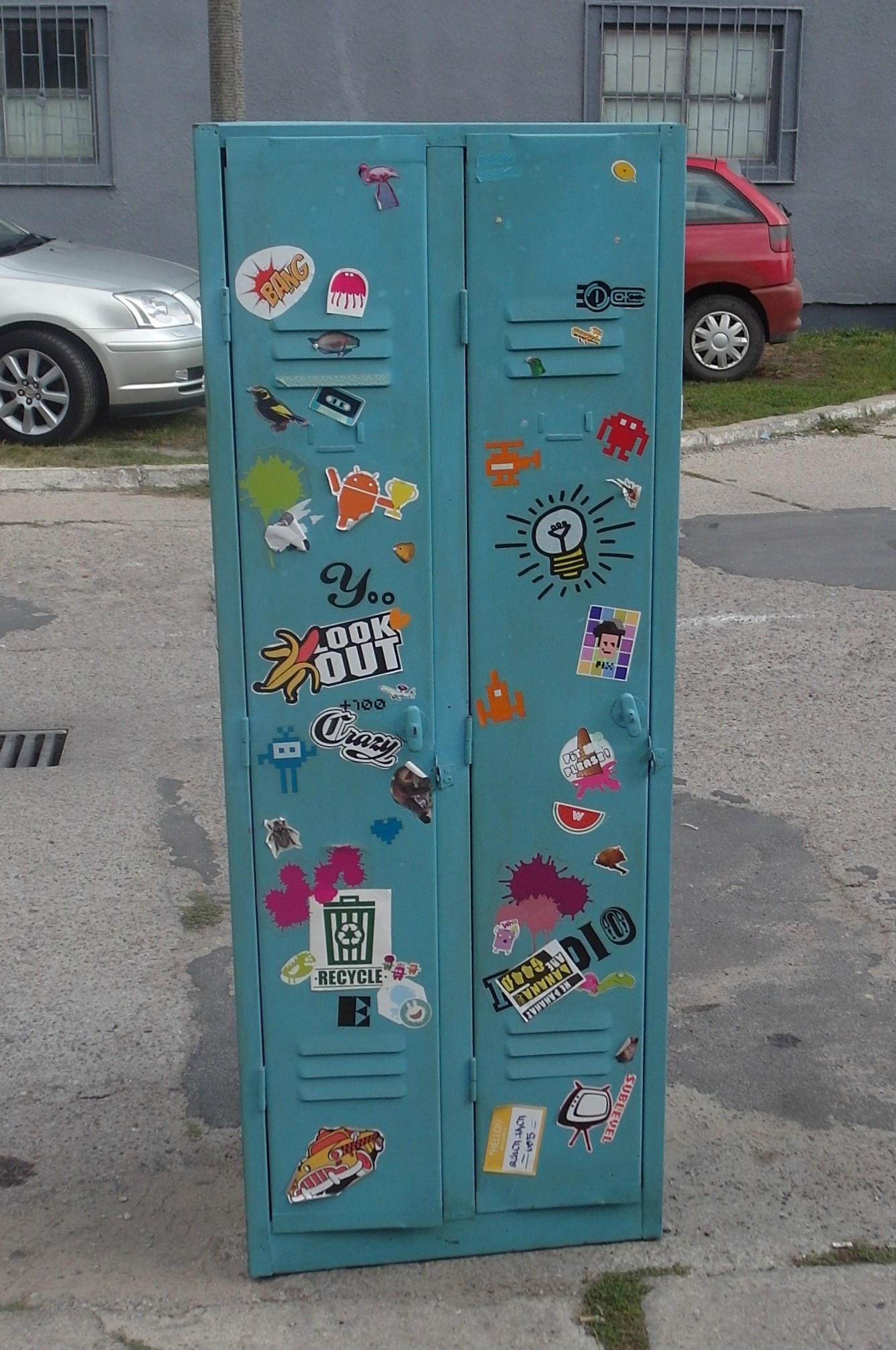 CLOTHING LOCKER