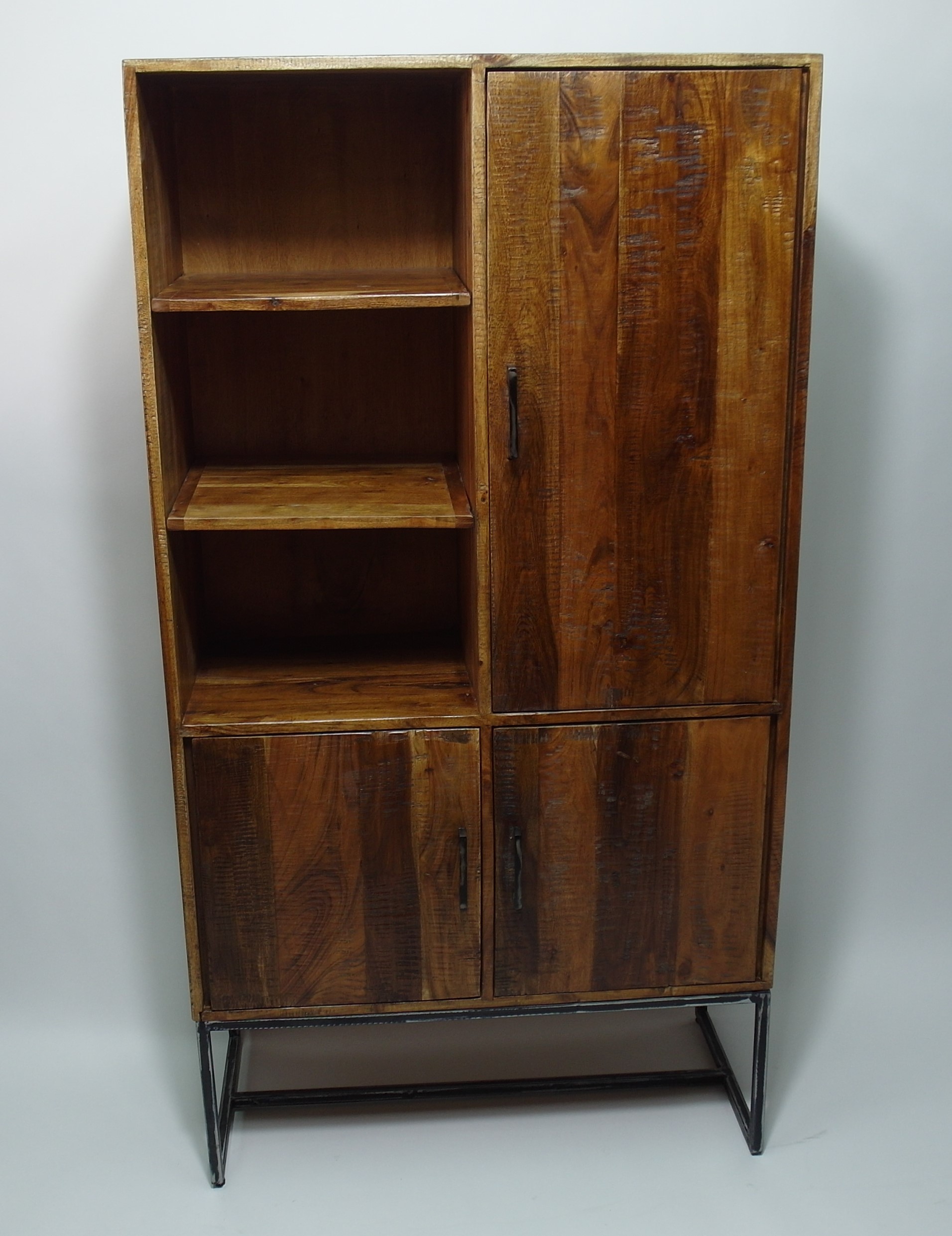 SHELVING UNIT