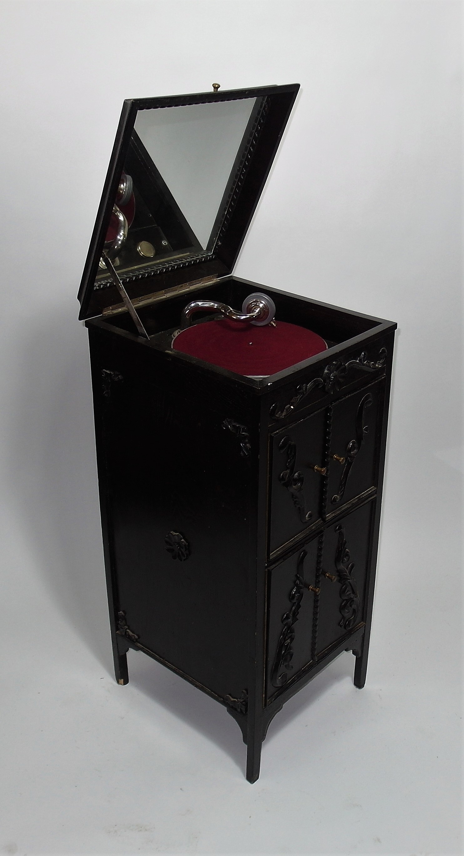GRAMOPHONE