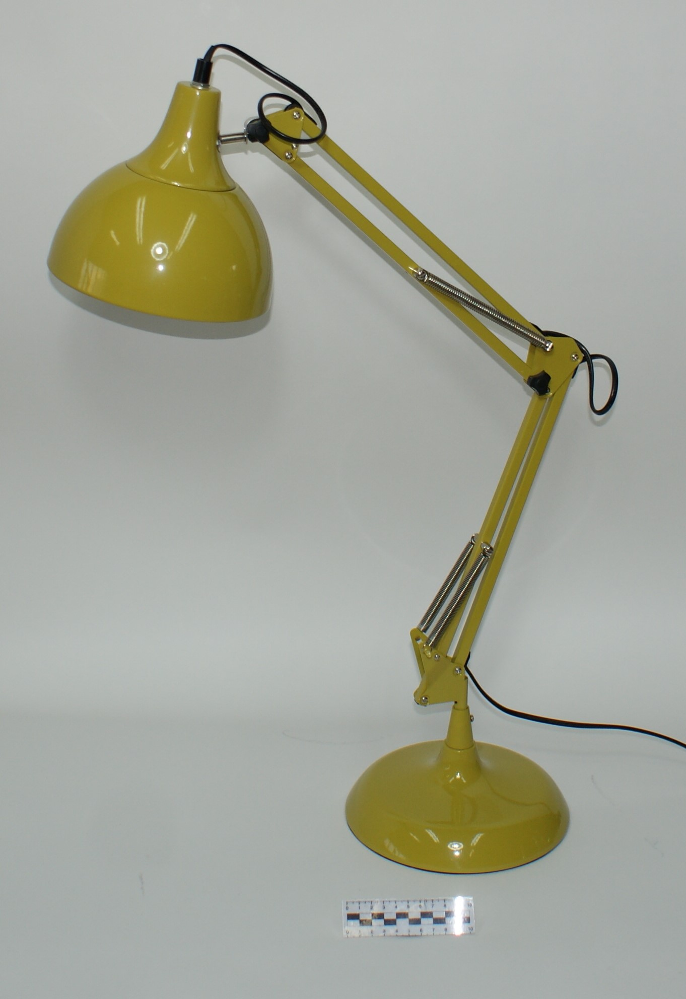 ADJUSTABLE DESK LAMP