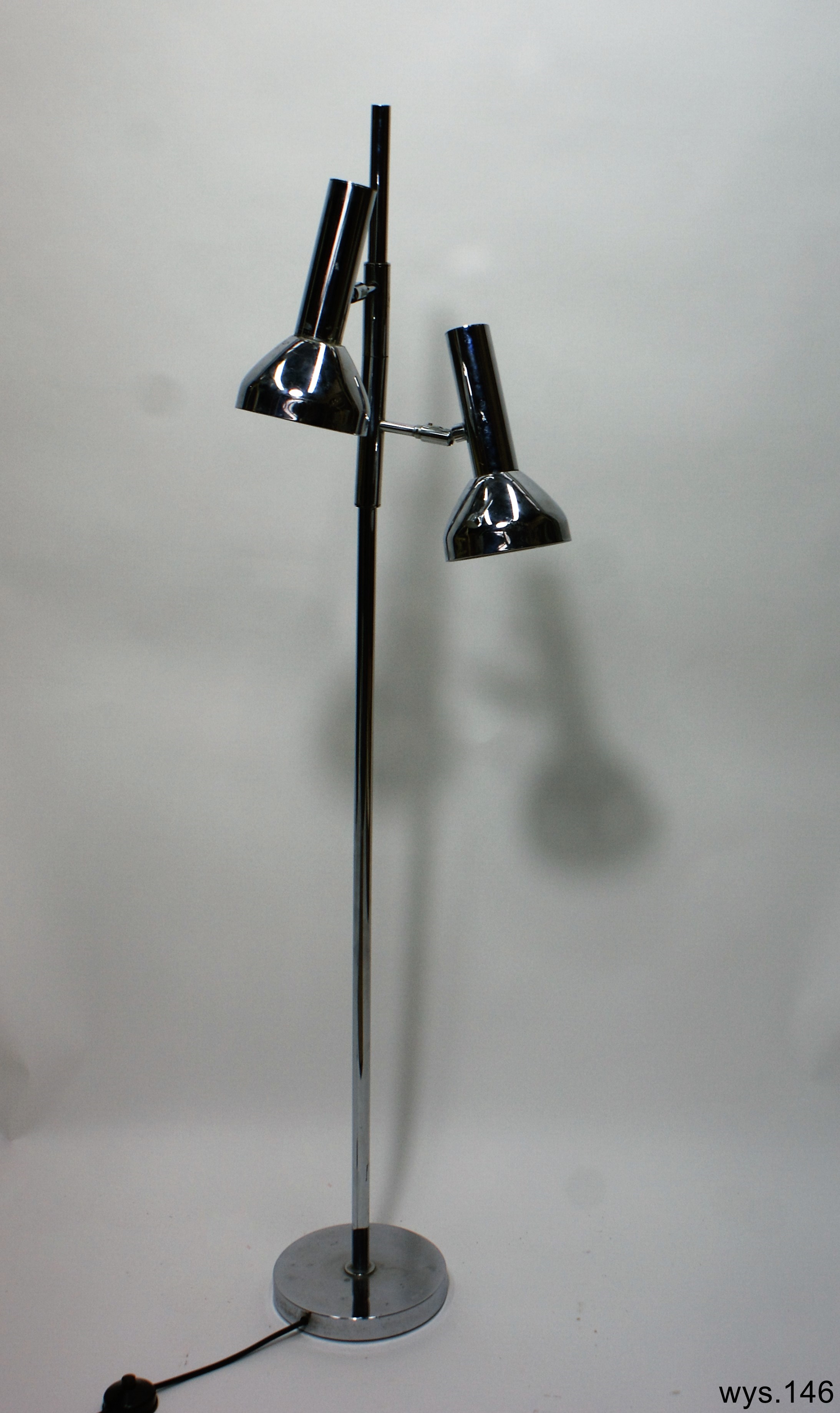 LAMPA PODŁOGOWA