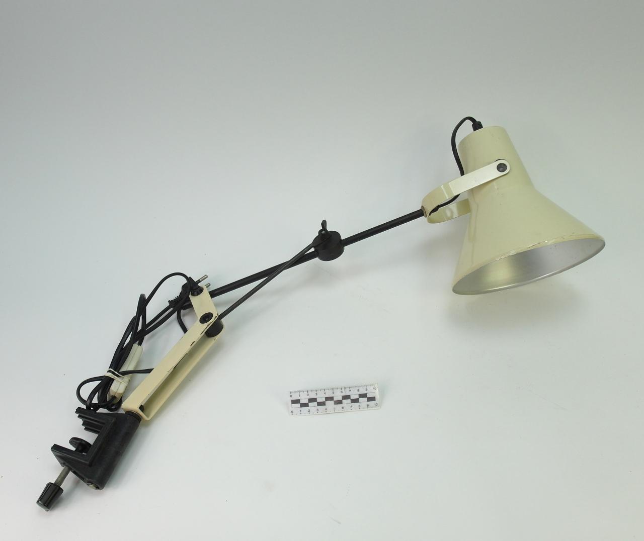 ADJUSTABLE DESK LAMP