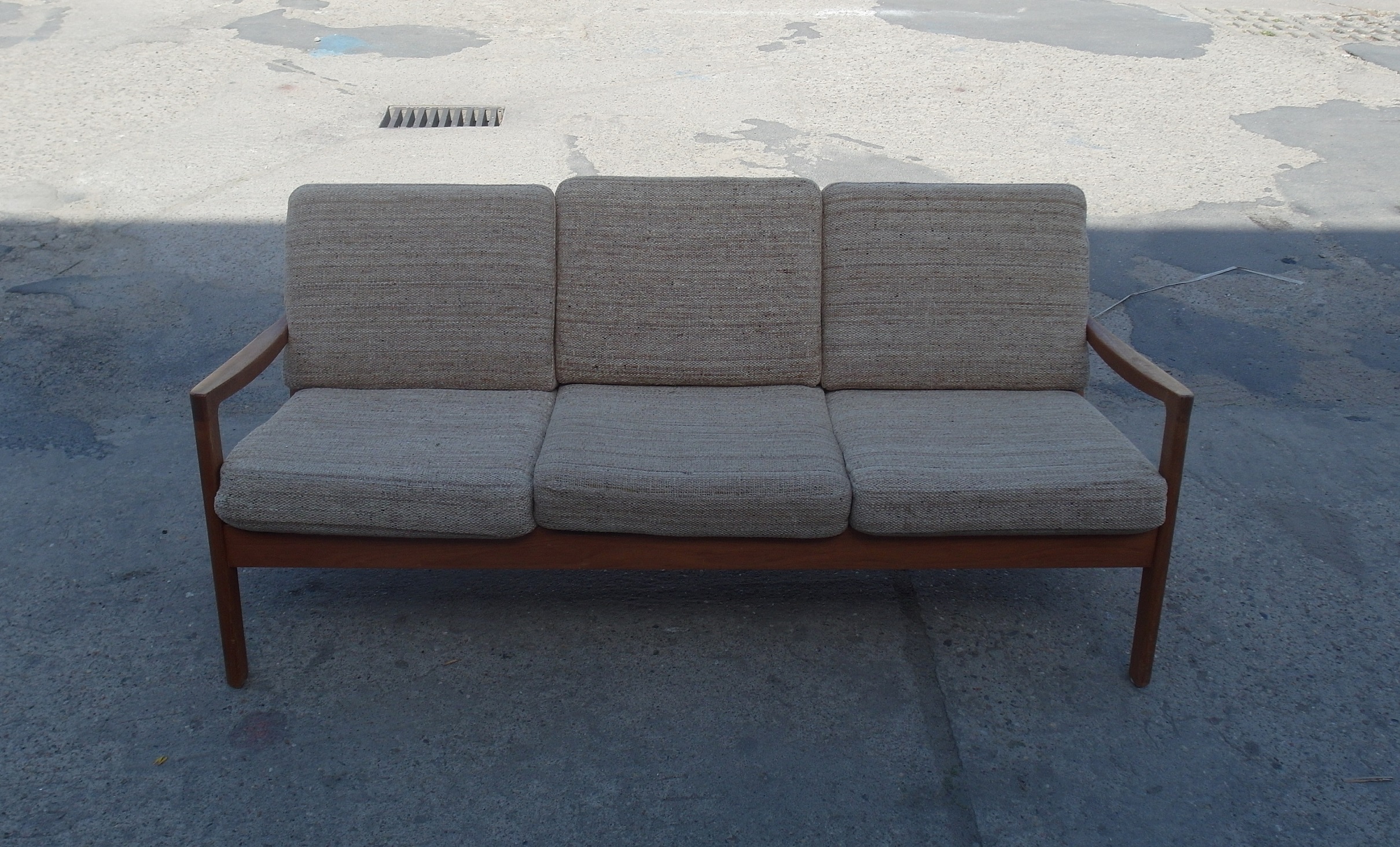 KANAPA SOFA