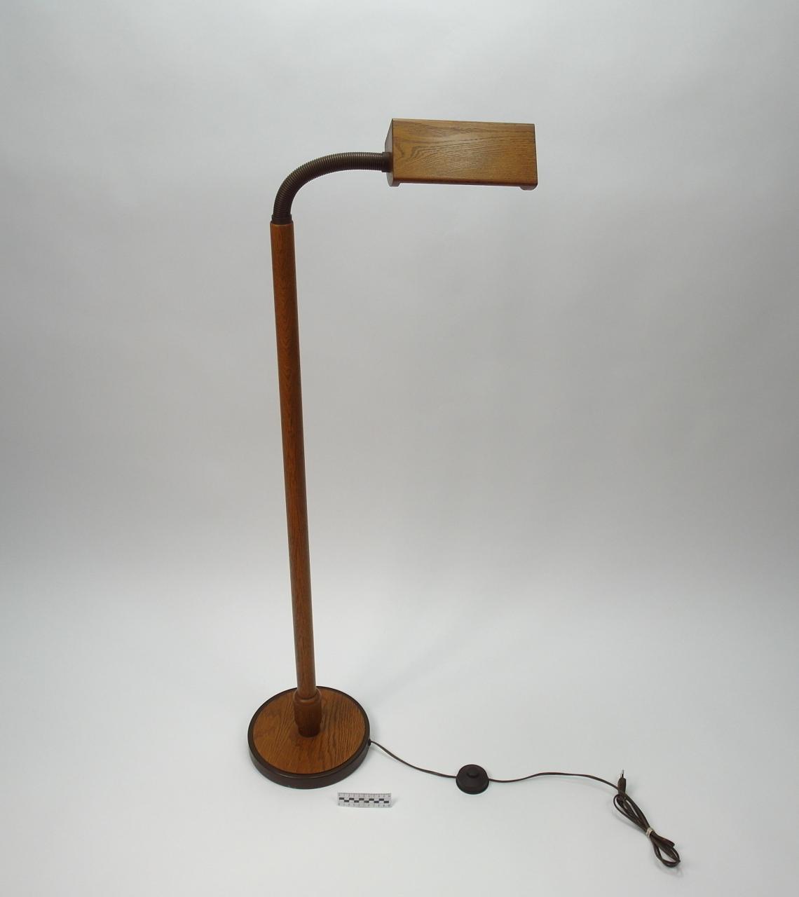 LAMPA PODŁOGOWA