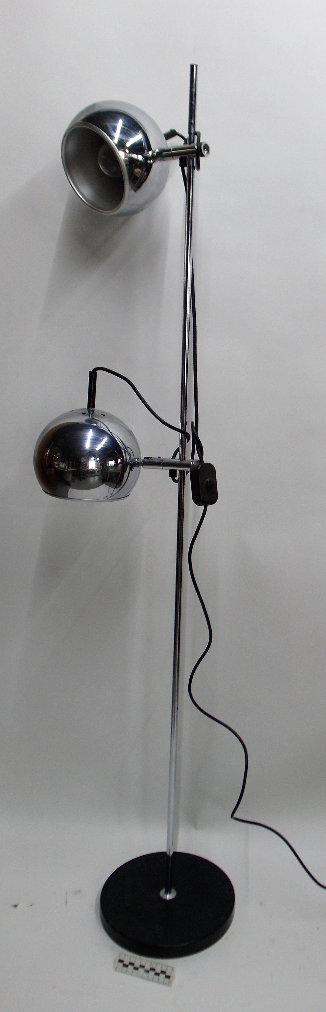 LAMPA PODŁOGOWA