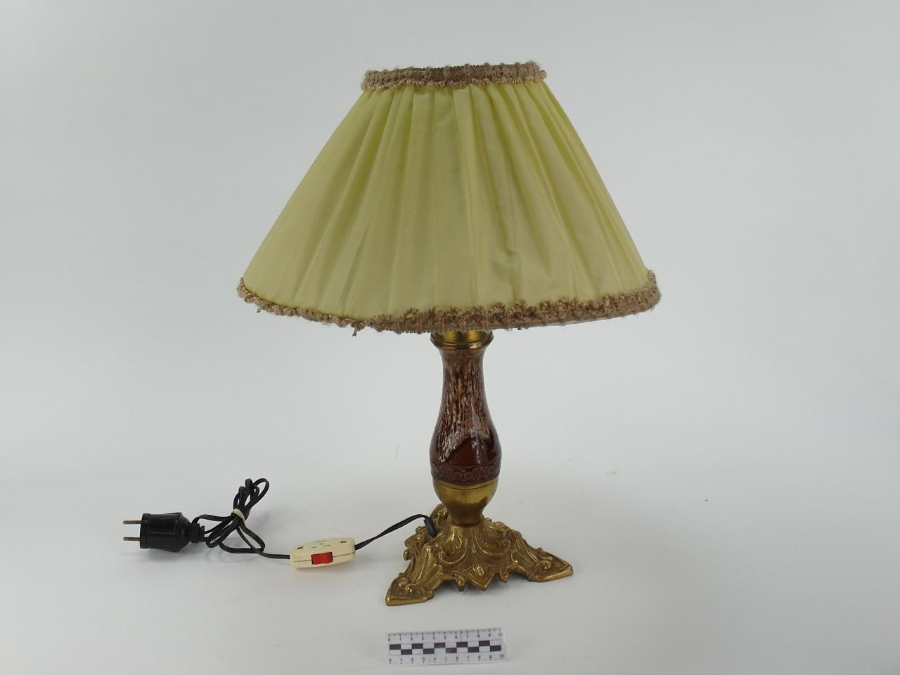 TABLE LAMP