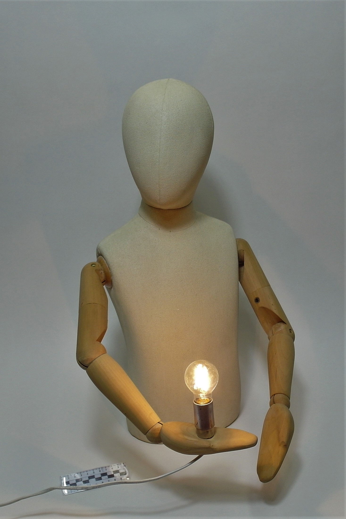 MANNEQUIN LAMP
