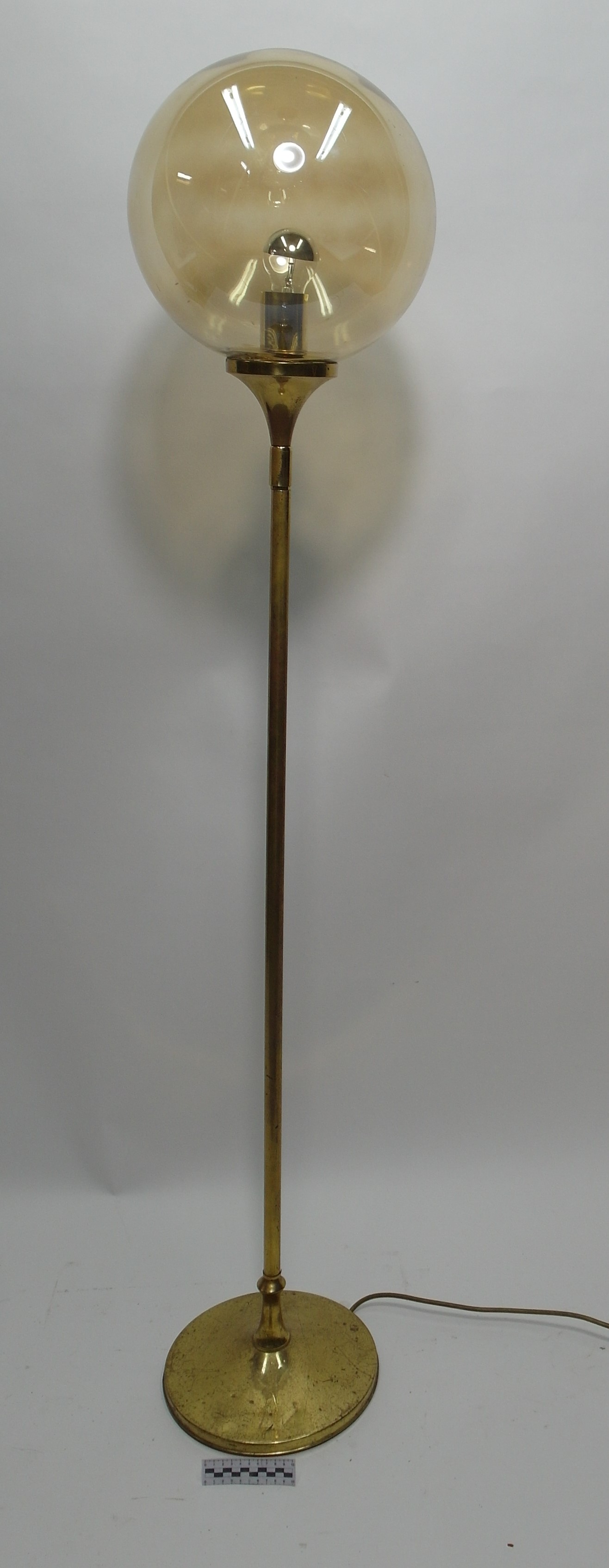 LAMPA PODŁOGOWA