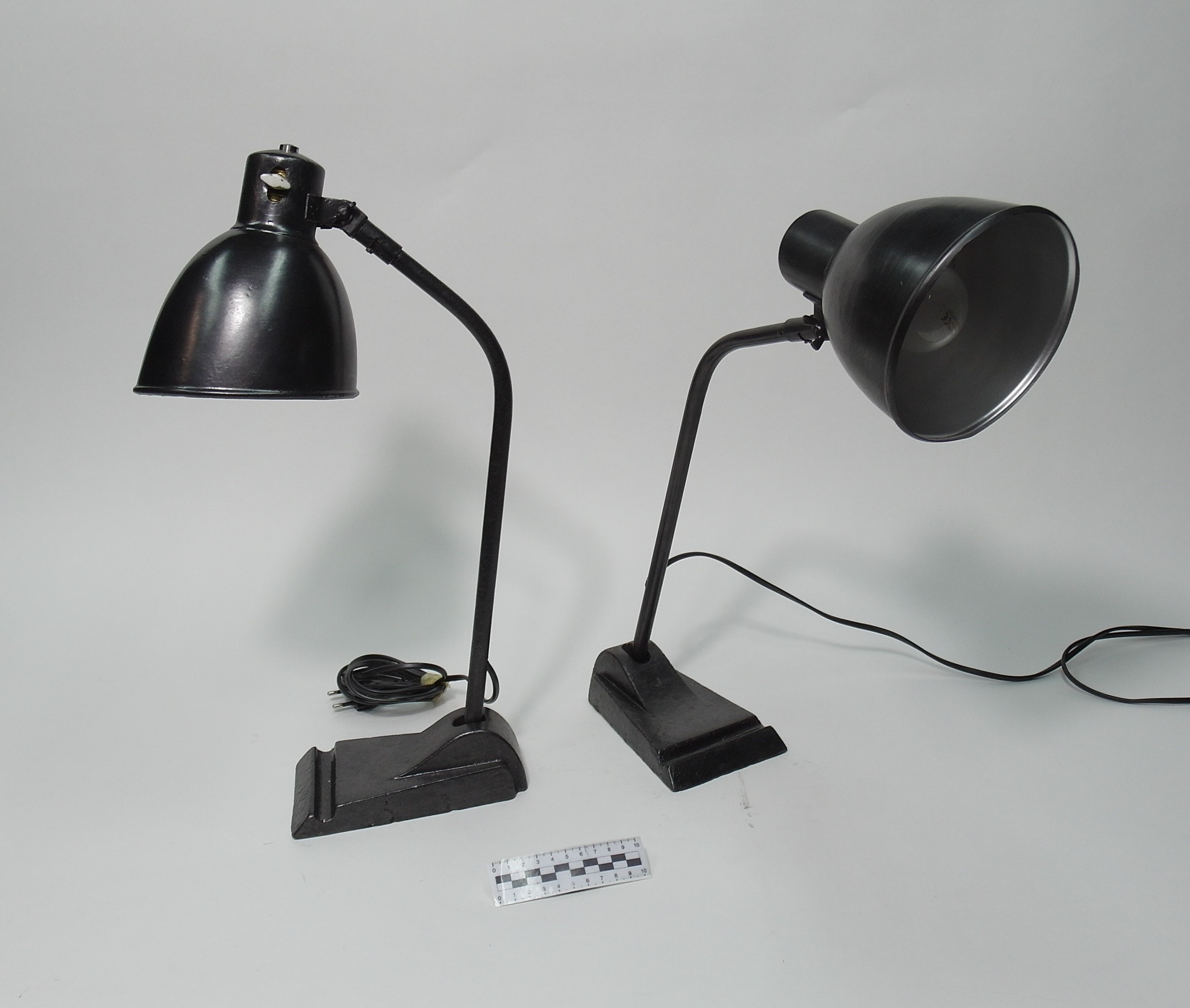 DESK LAMP