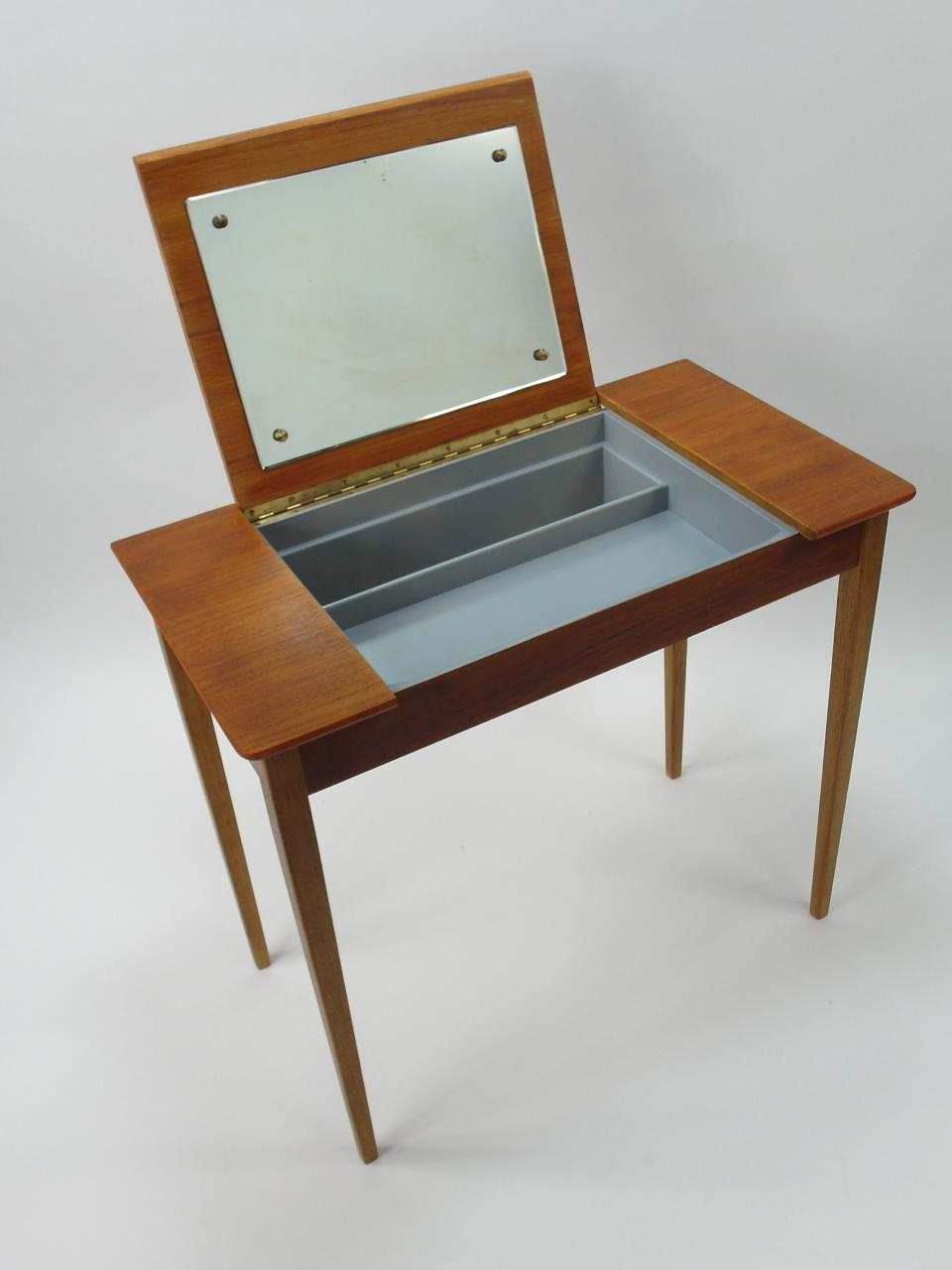 DRESSING TABLE