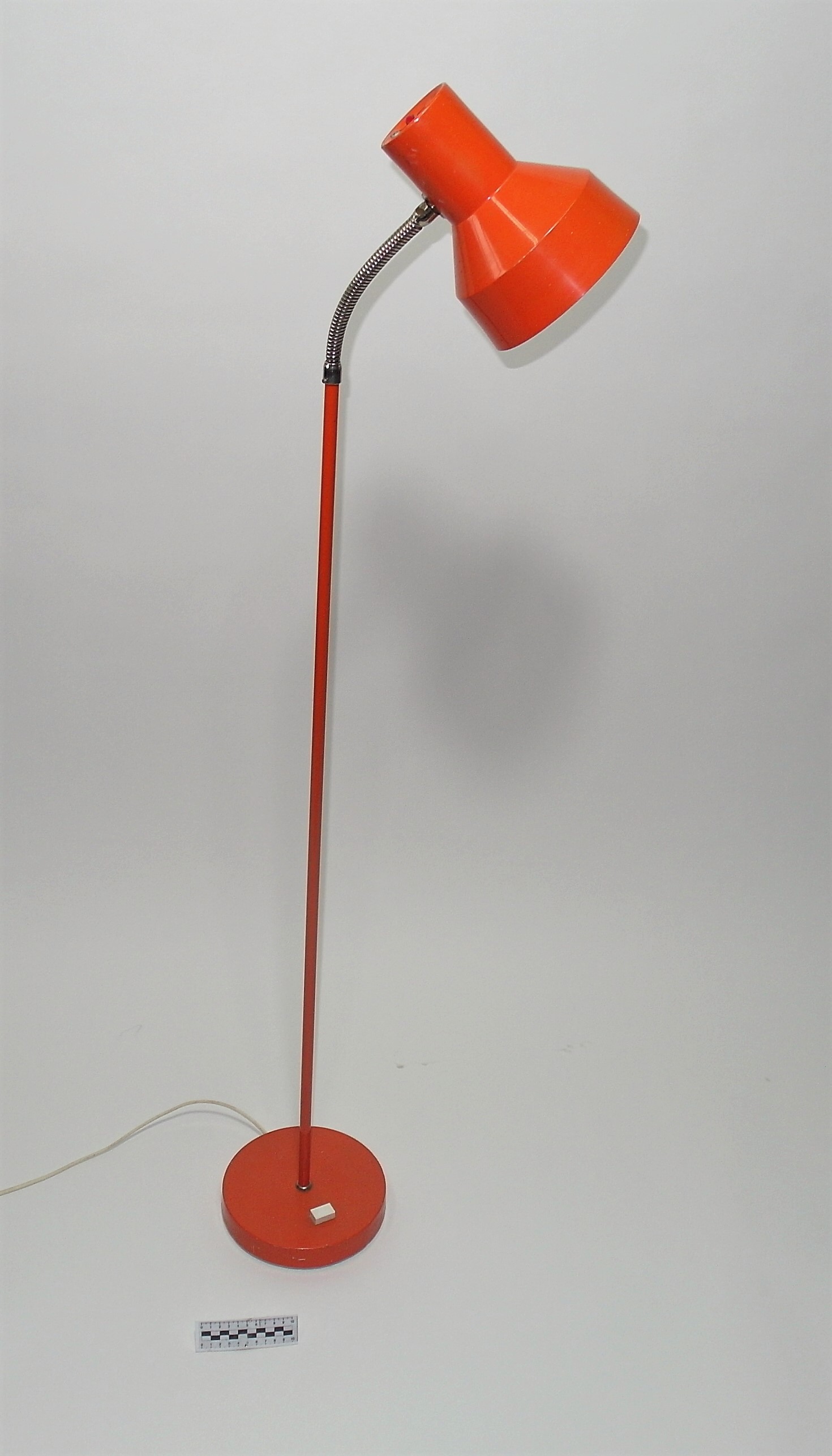 LAMPA PODŁOGOWA