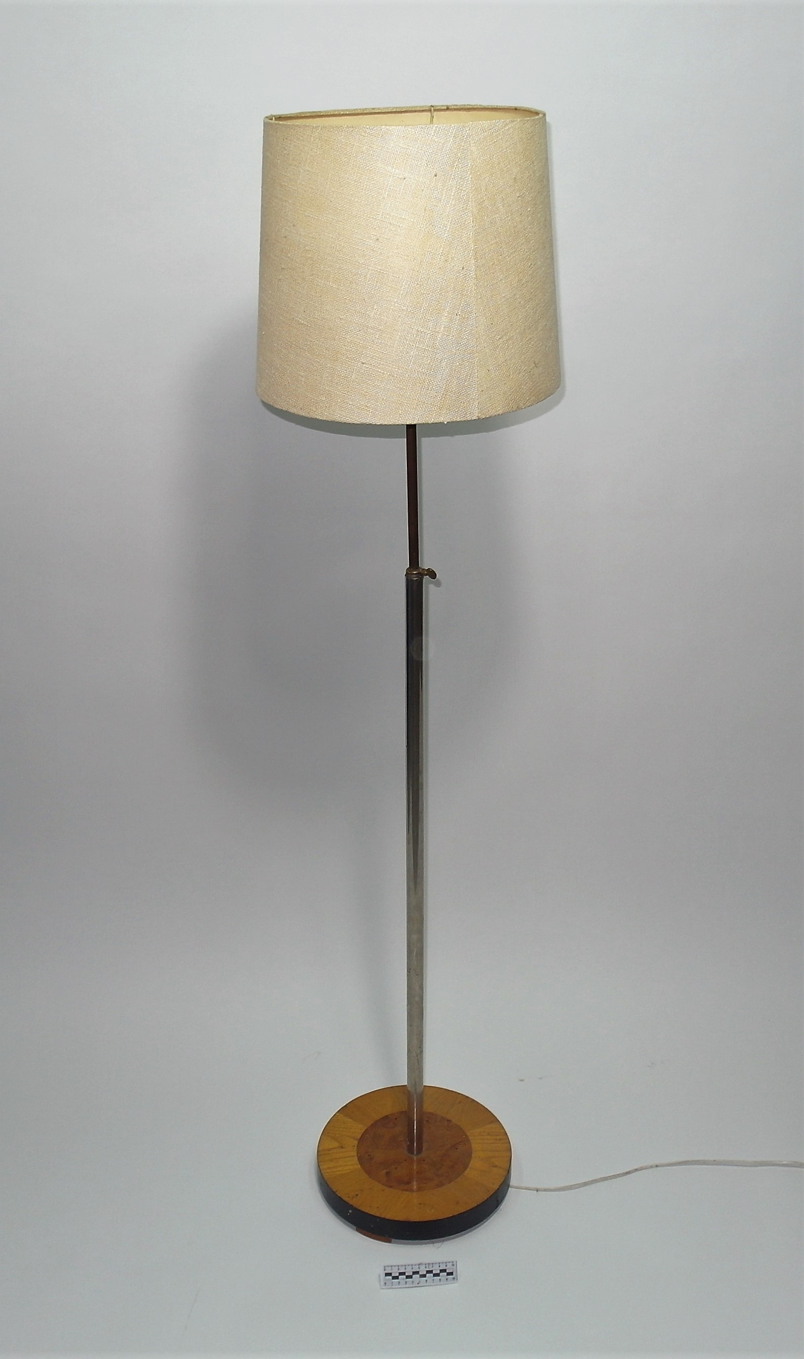 LAMPA PODŁOGOWA