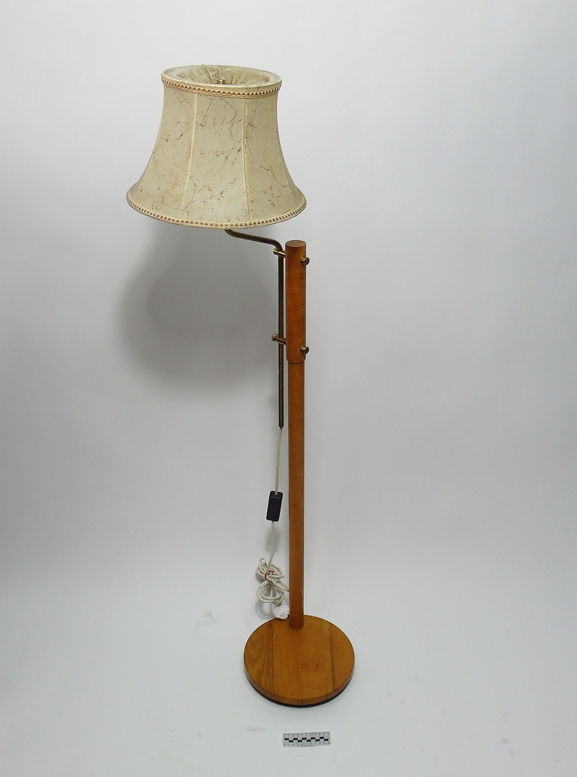LAMPA PODŁOGOWA