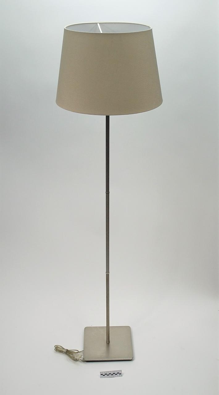 LAMPA PODŁOGOWA