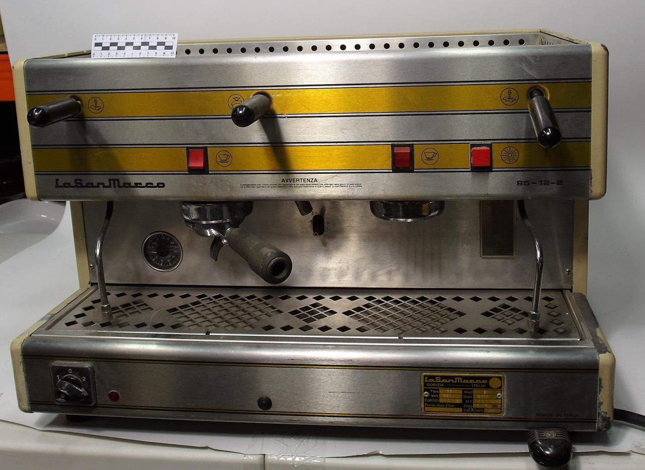 COMMERCIAL COFFEE MACHINE