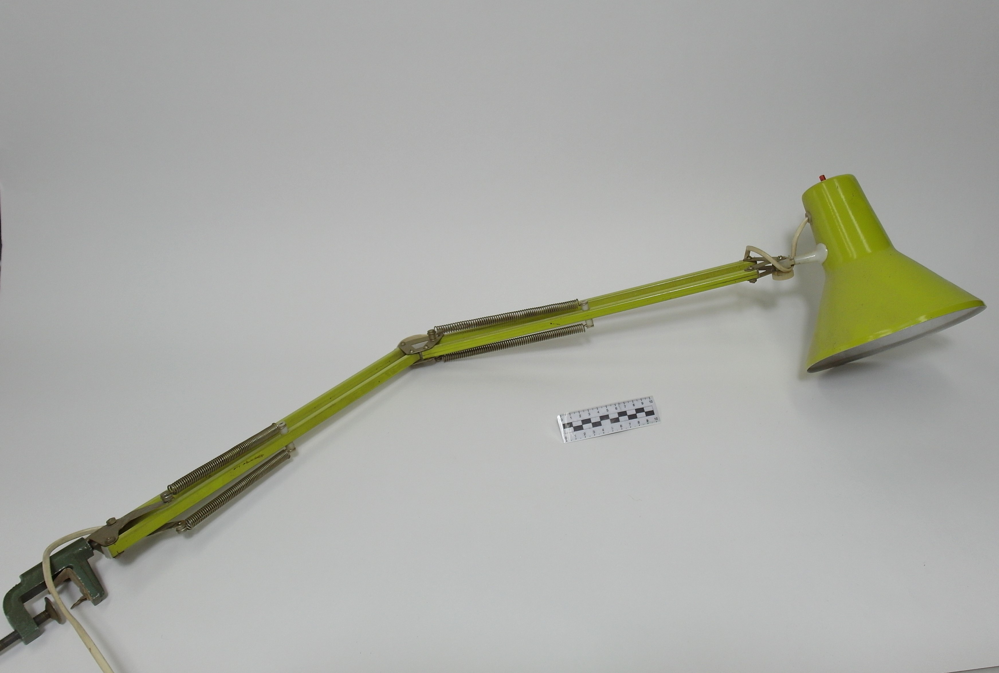 ADJUSTABLE DESK LAMP