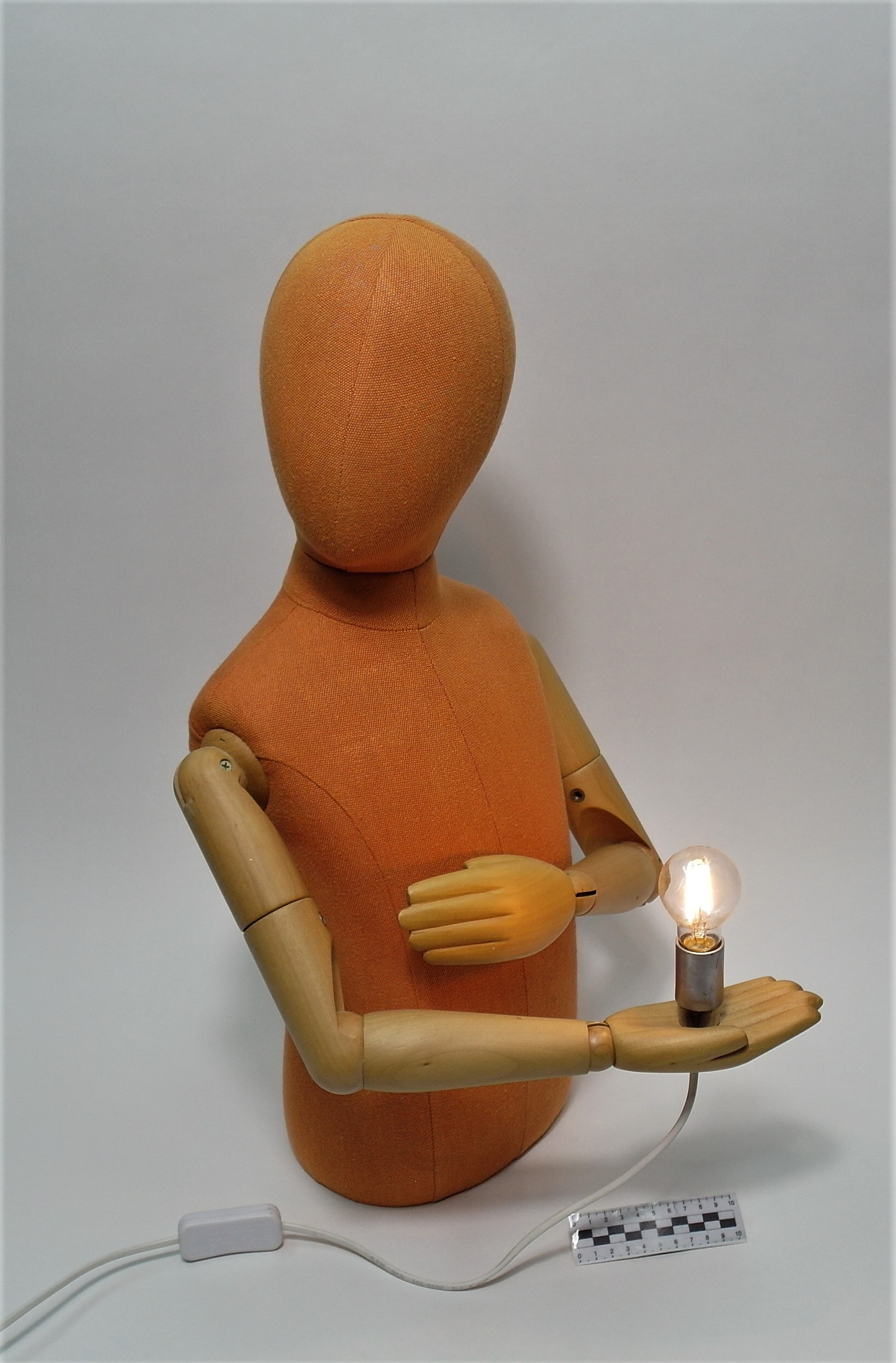 MANNEQUIN LAMP