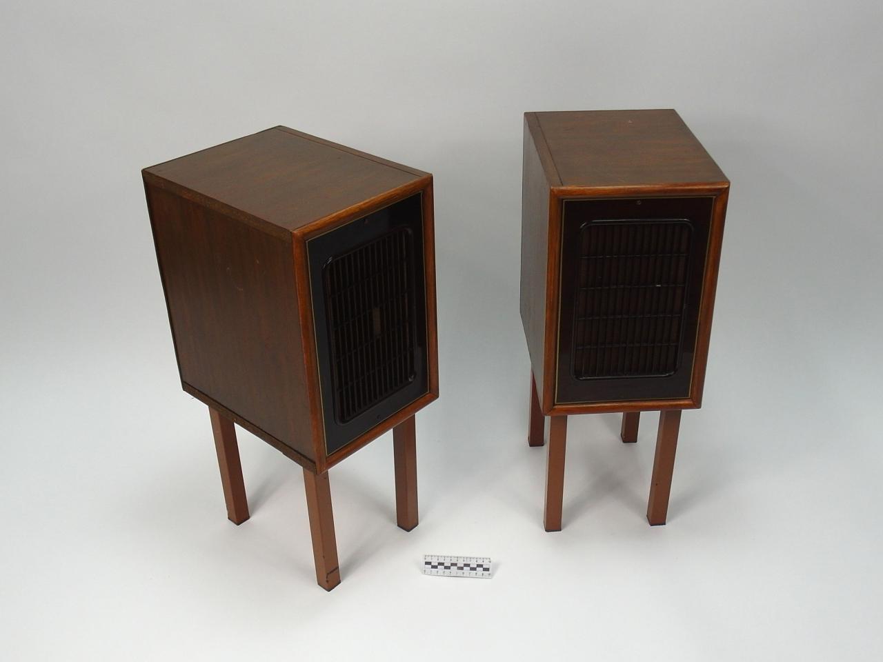 FLOOR SPEAKERS