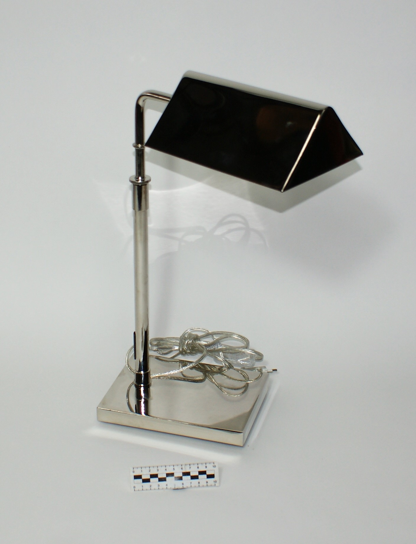 DESK LAMP