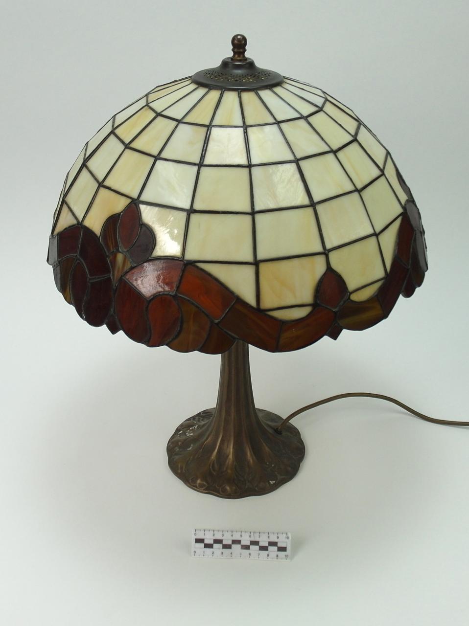 TIFFANY TABLE LAMP