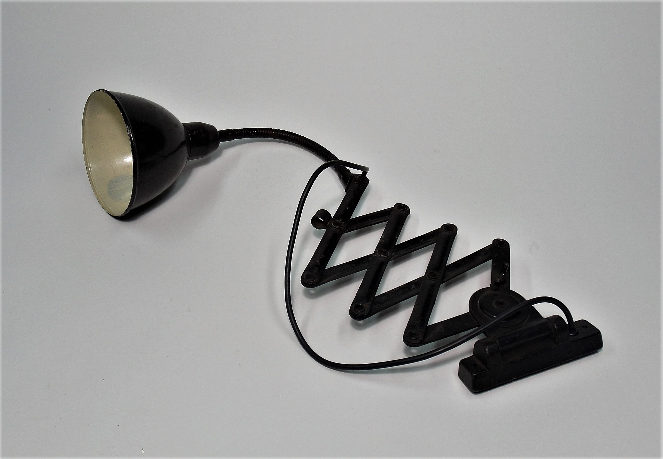 LAMPA NOŻYCOWA