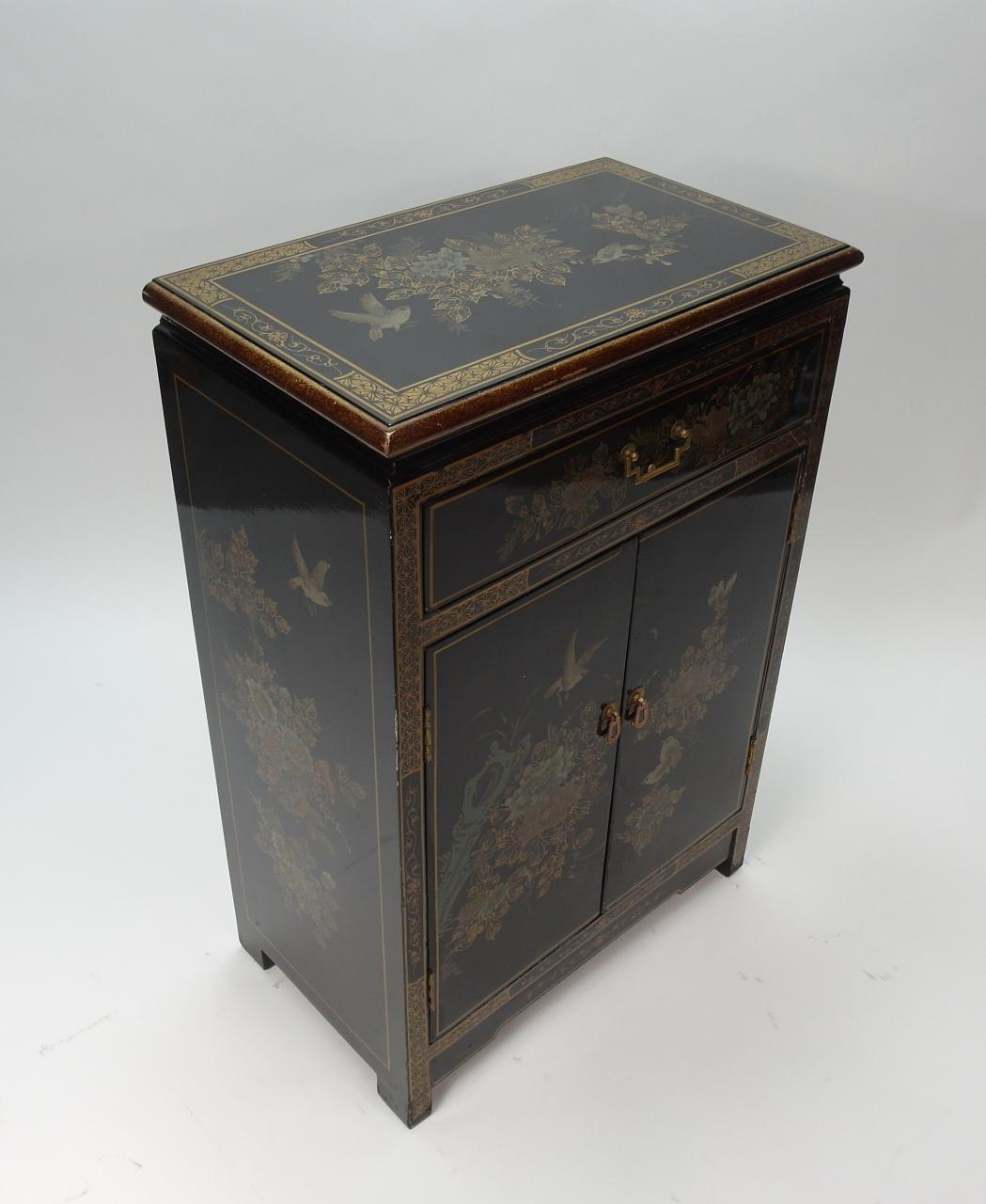 CABINET CHEST