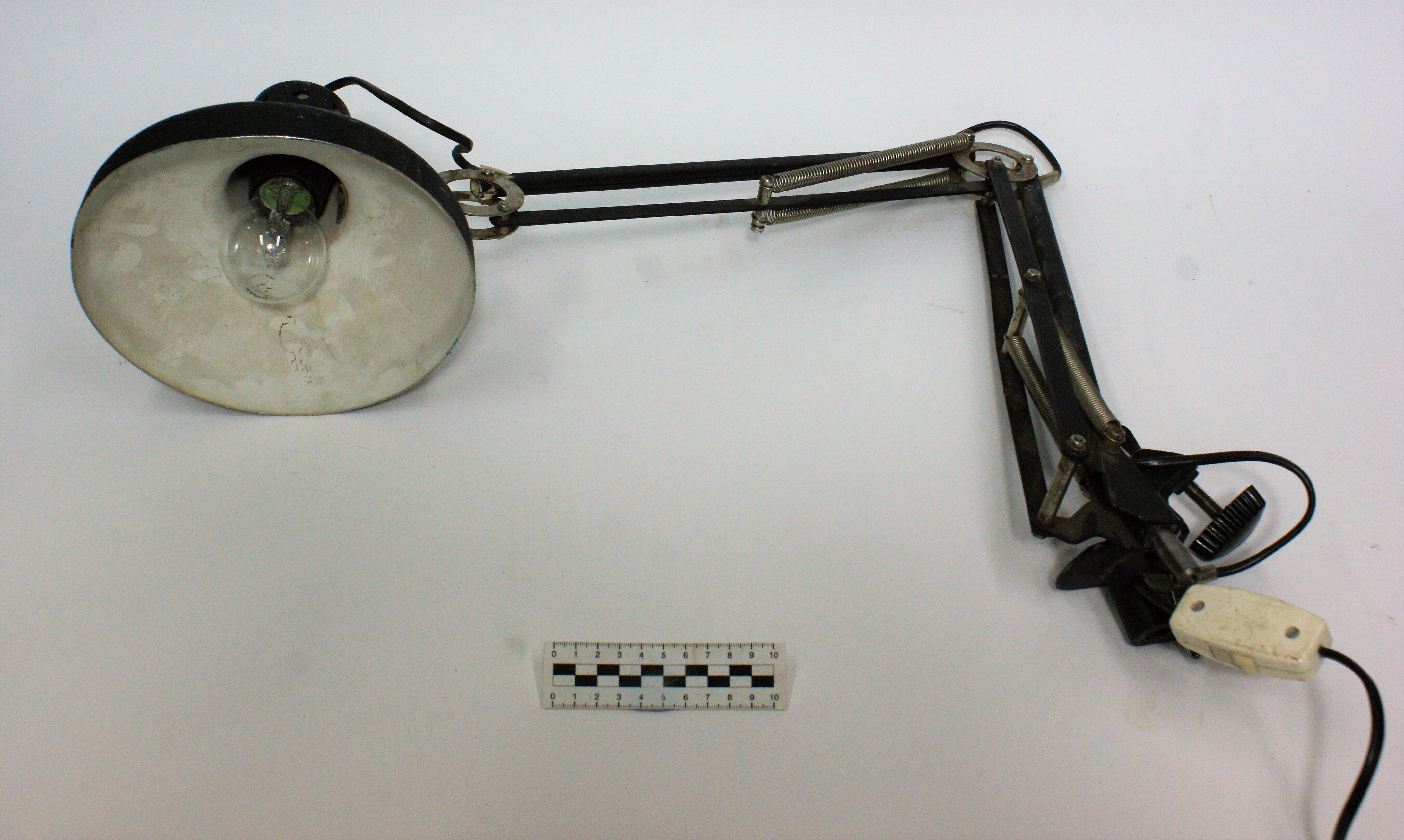 ADJUSTABLE DESK LAMP