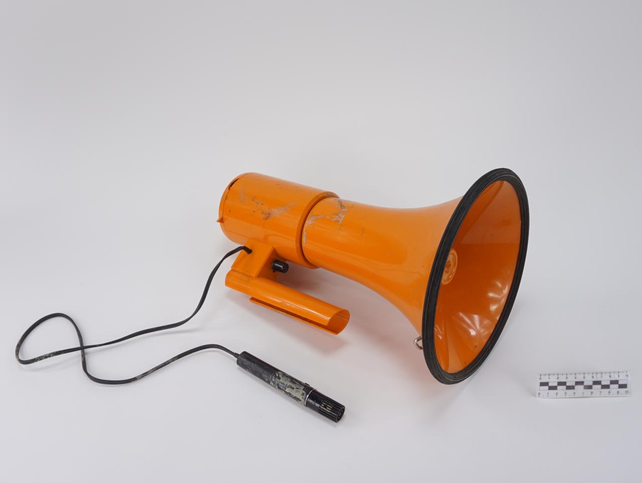MEGAPHONE