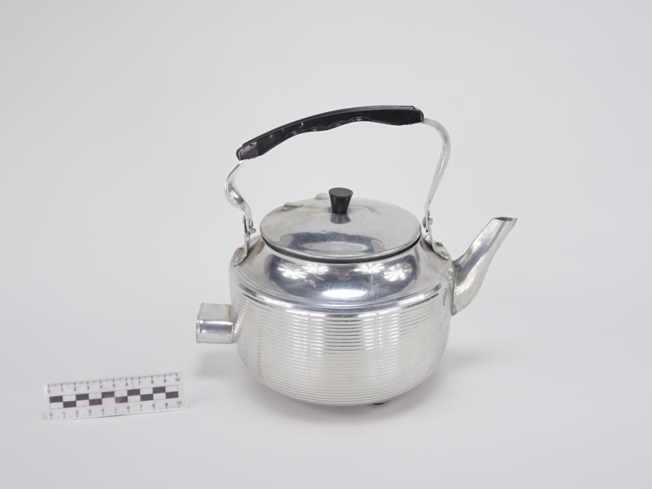 ELECTRIC KETTLE