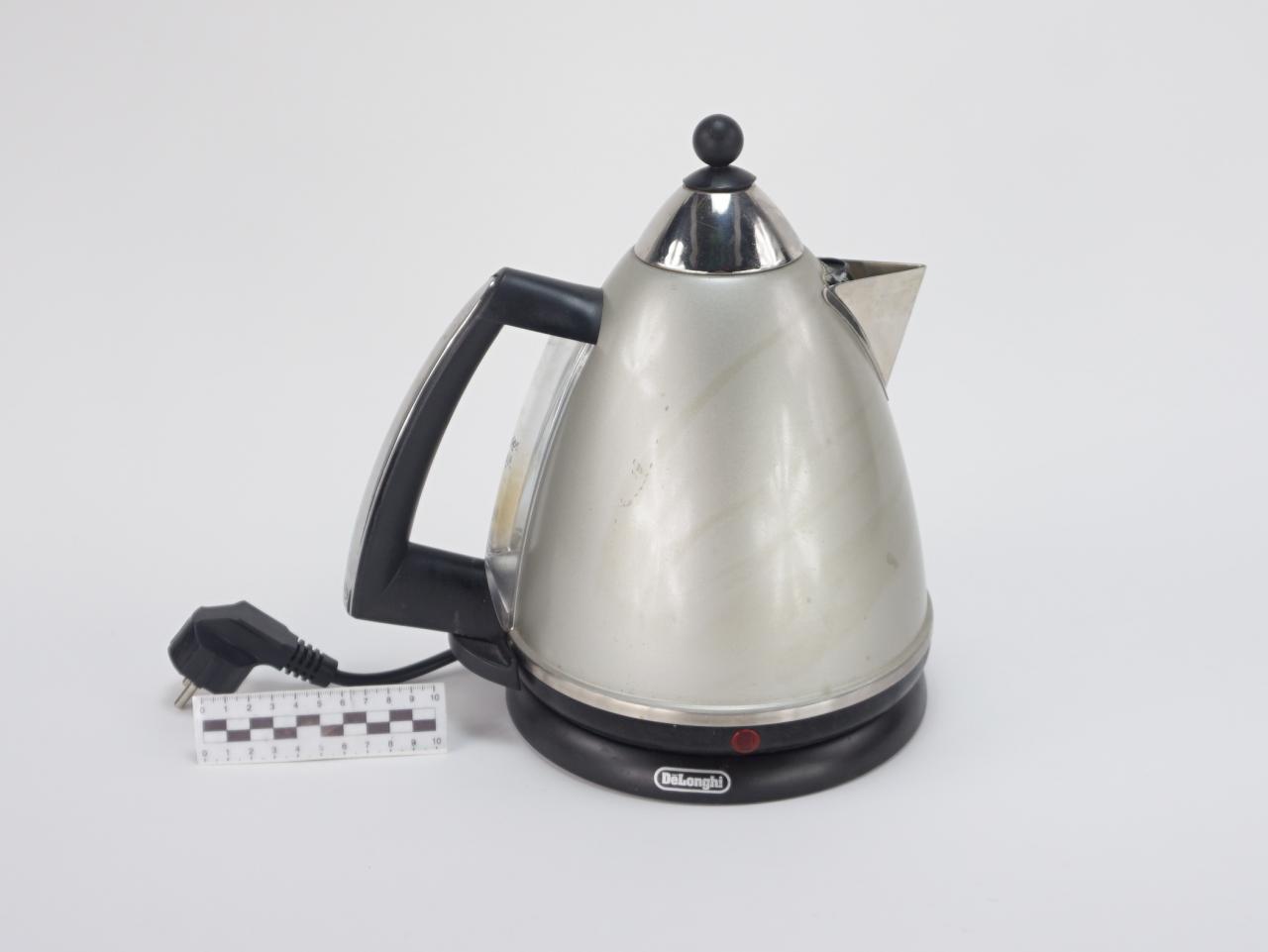 ELECTRIC KETTLE
