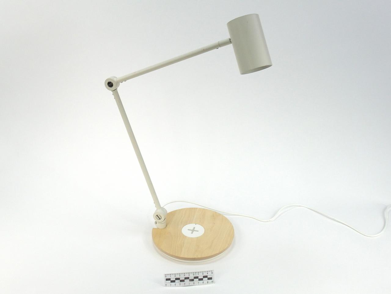ADJUSTABLE DESK LAMP