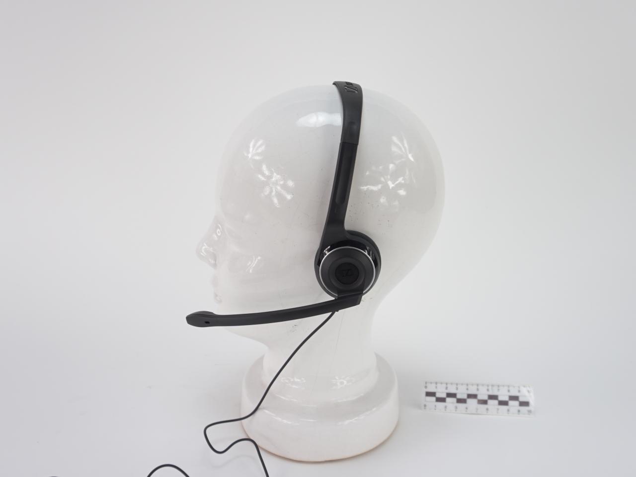 HEADPHONES WITH MICROPHONE