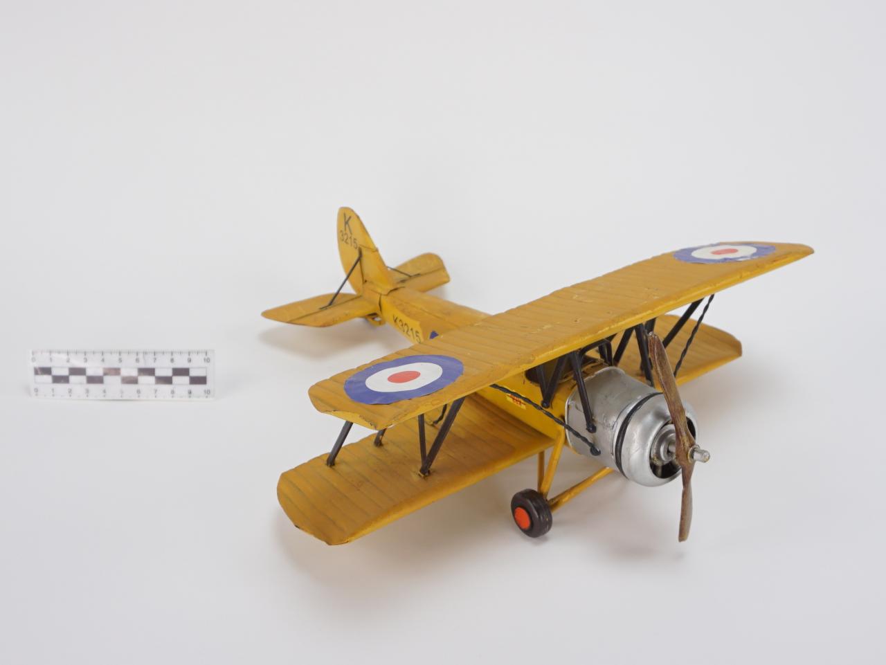 MODEL AUTA