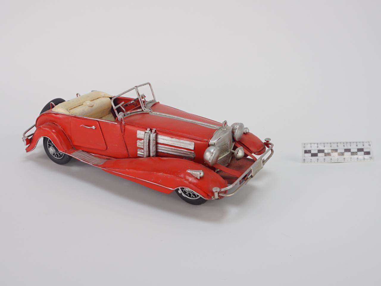 MODEL AUTA