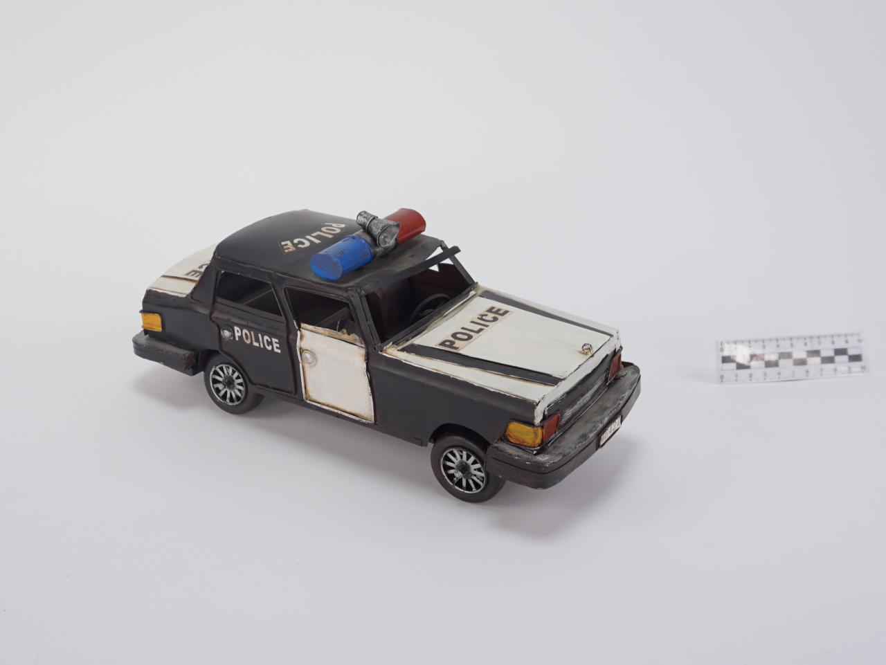 MODEL AUTA