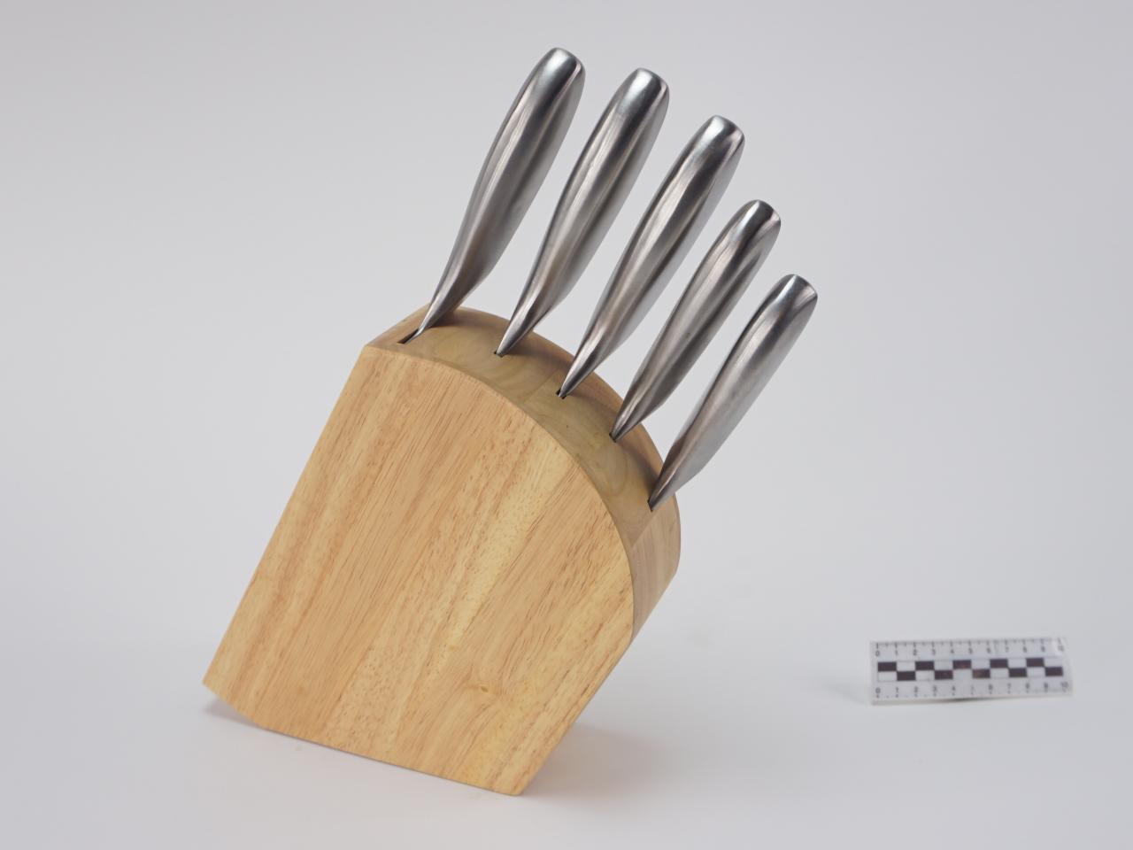KITCHEN KNIFE SET IN BLOCK