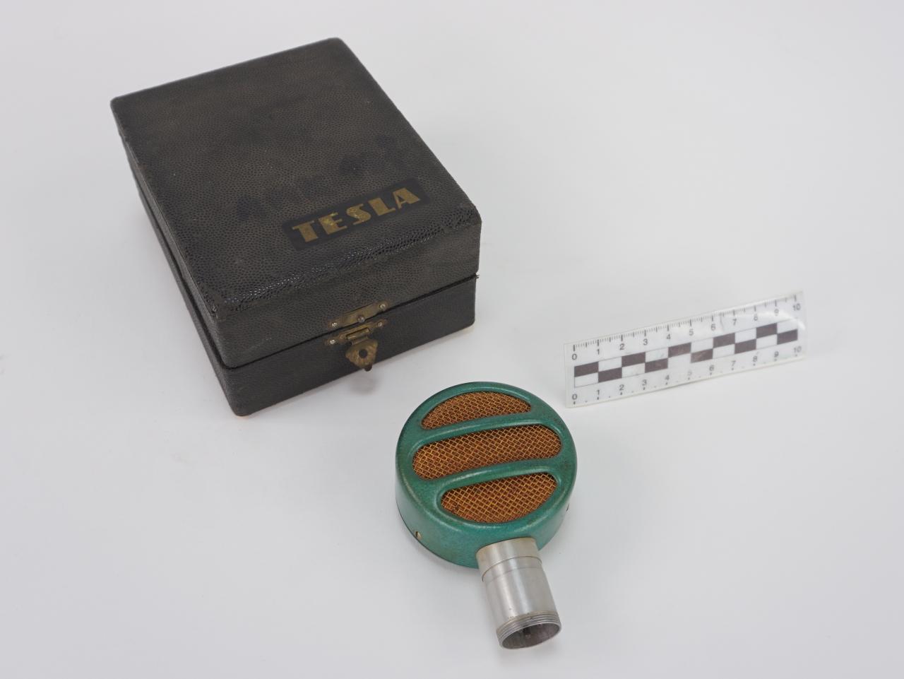 MICROPHONE