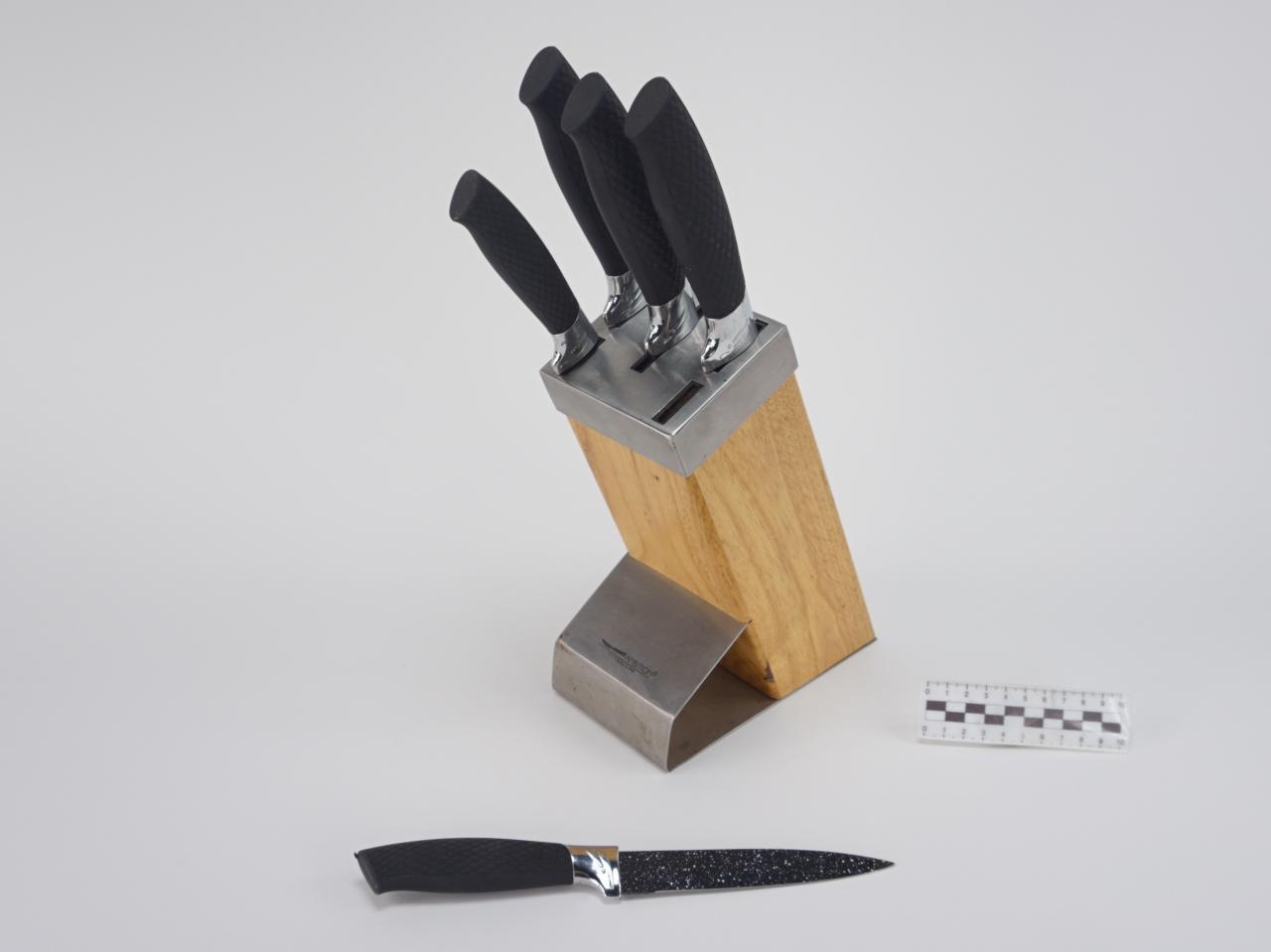 KITCHEN KNIVES IN STAND SET