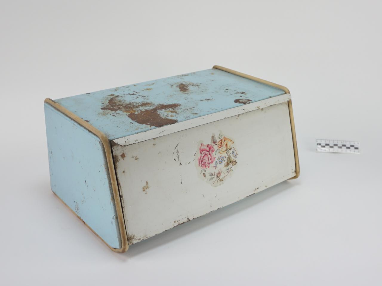 BREAD BOX
