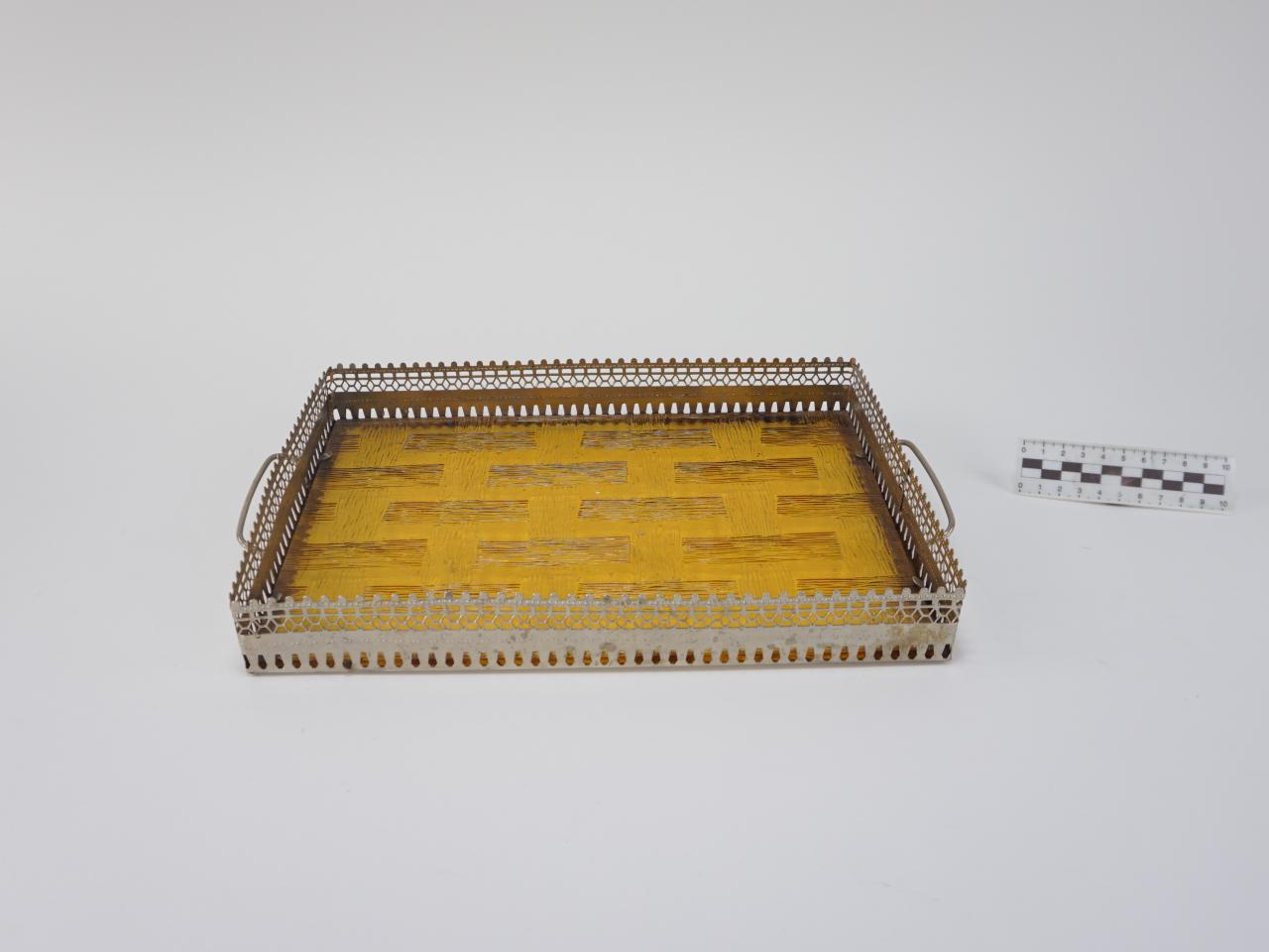 TRAY