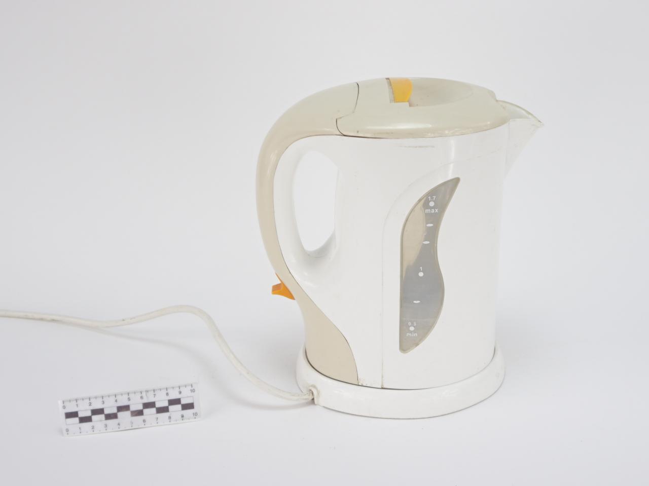ELECTRIC KETTLE