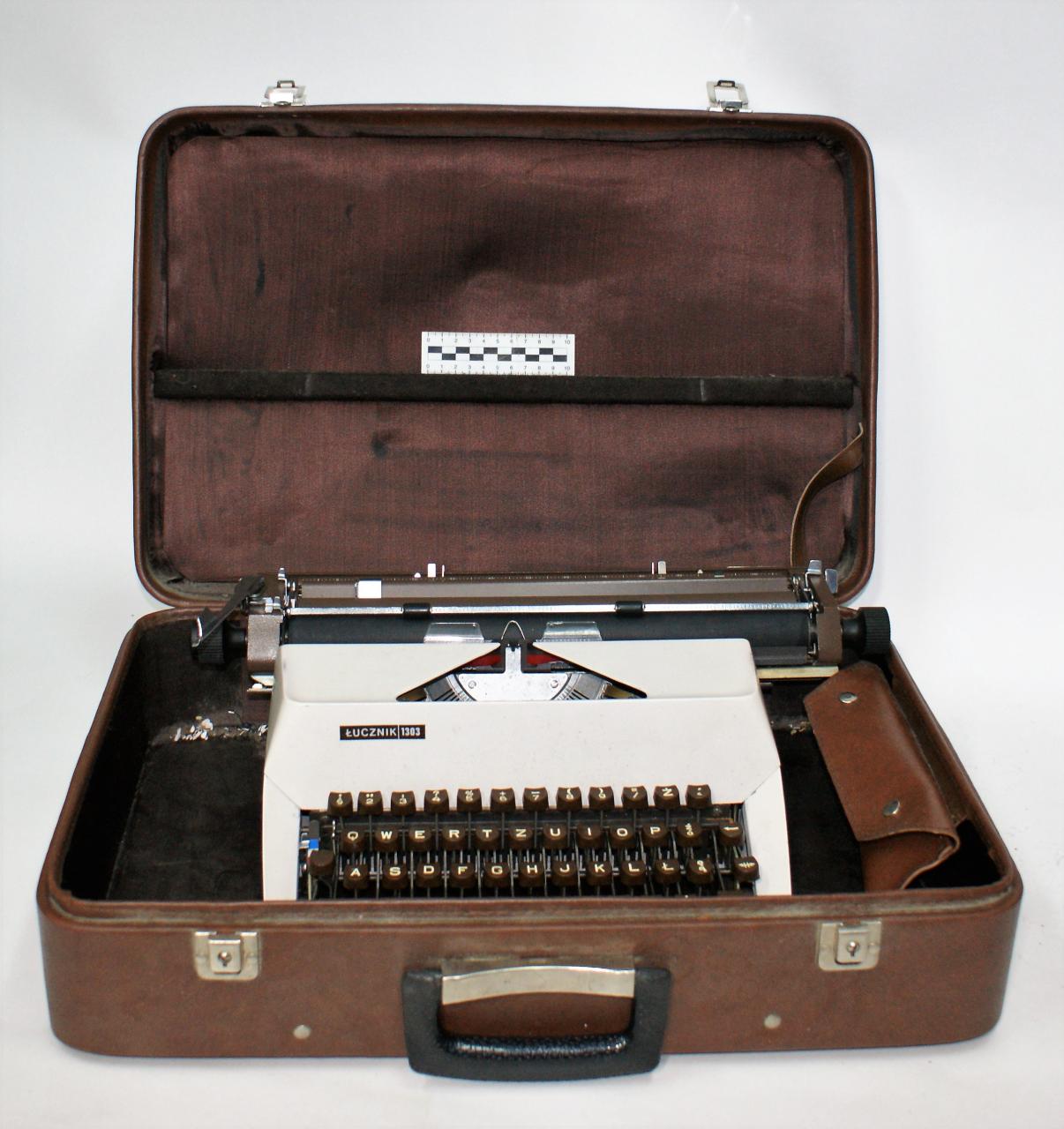TYPEWRITER