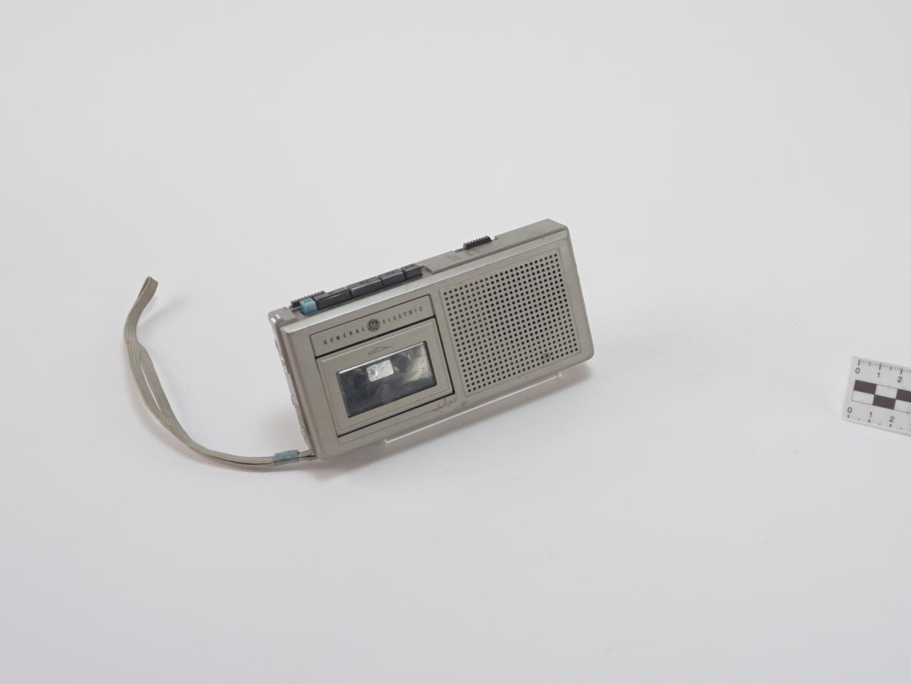 DICTAPHONE