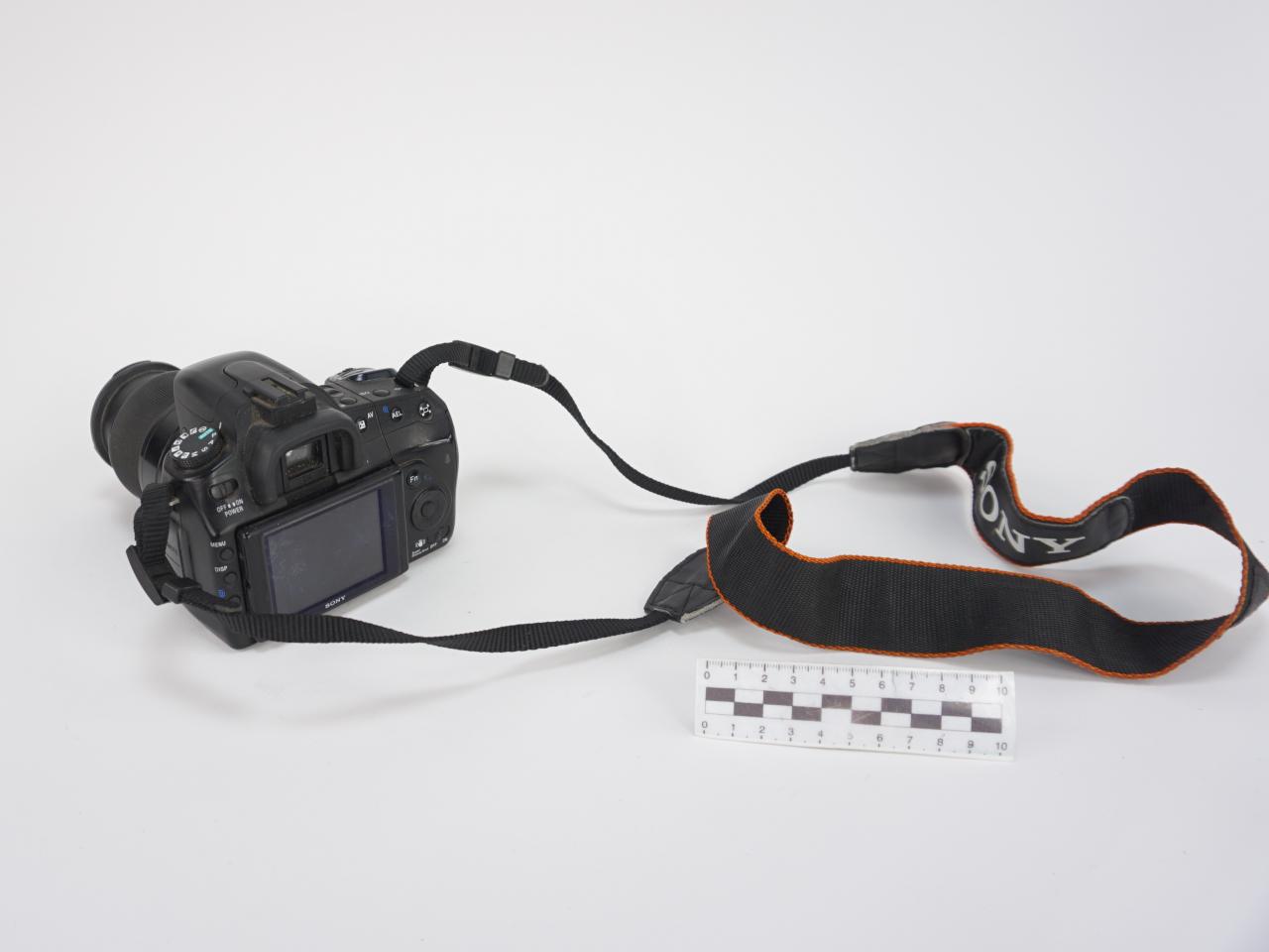 DIGITAL CAMERA